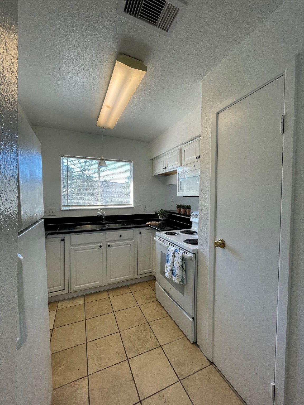 7679 Fallbrook Drive 7679 Property Photo 14