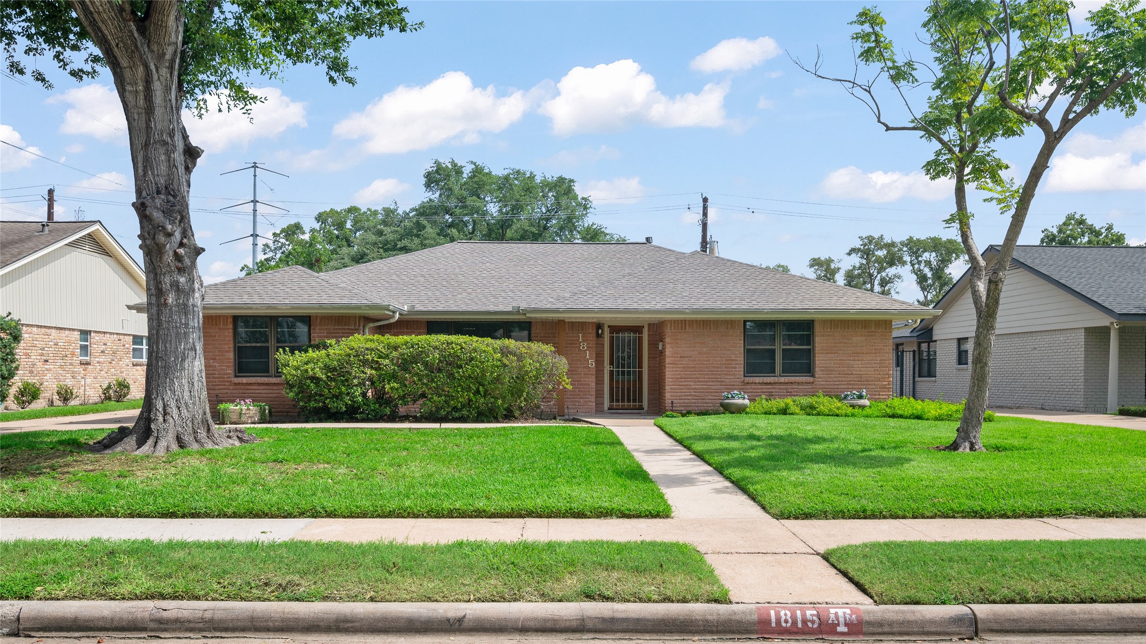 1815 Droxford Drive Property Photo 1