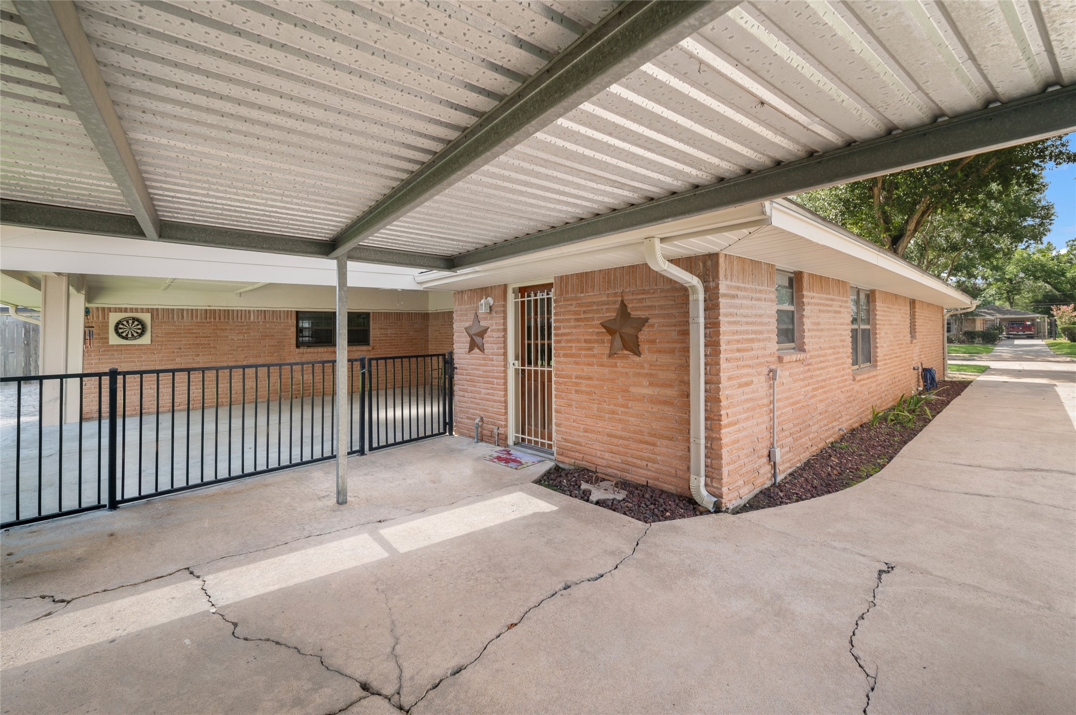 1815 Droxford Drive Property Photo 6