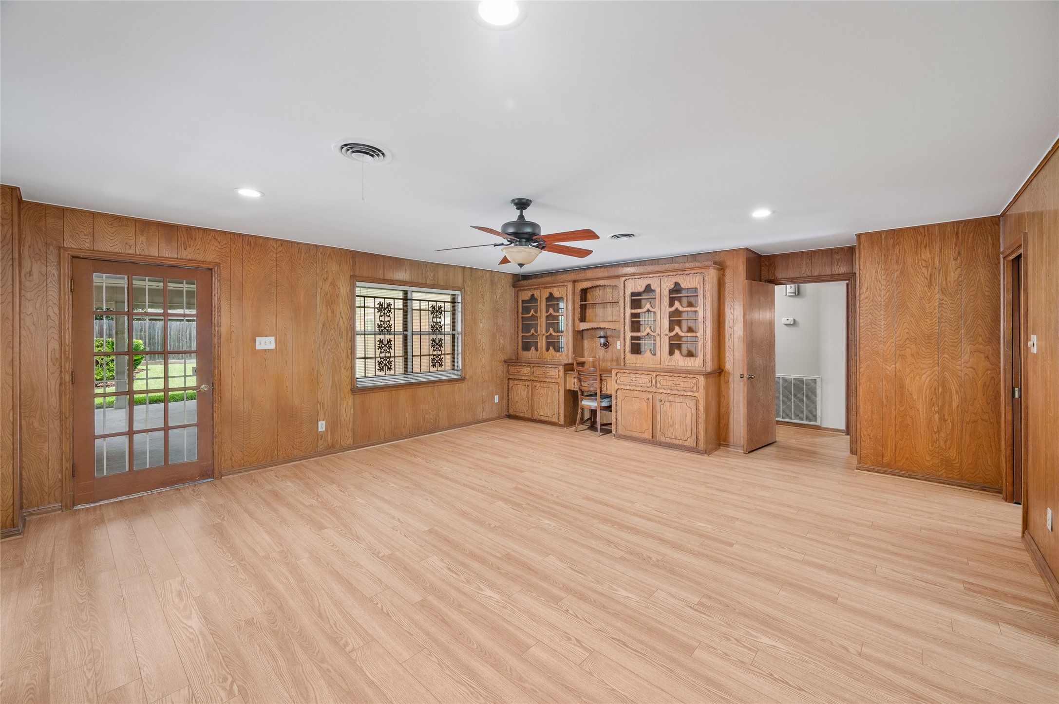 1815 Droxford Drive Property Photo 17