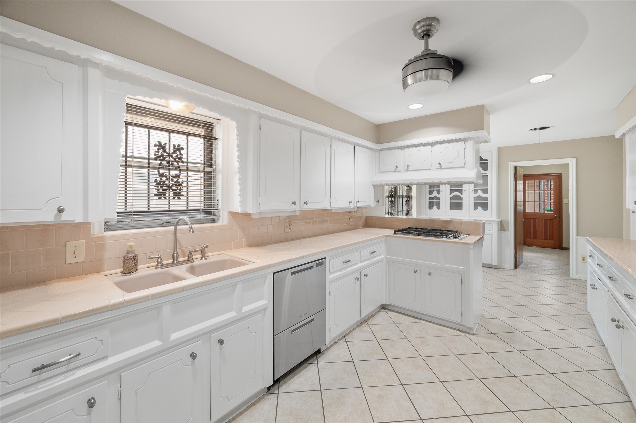 1815 Droxford Drive Property Photo 22