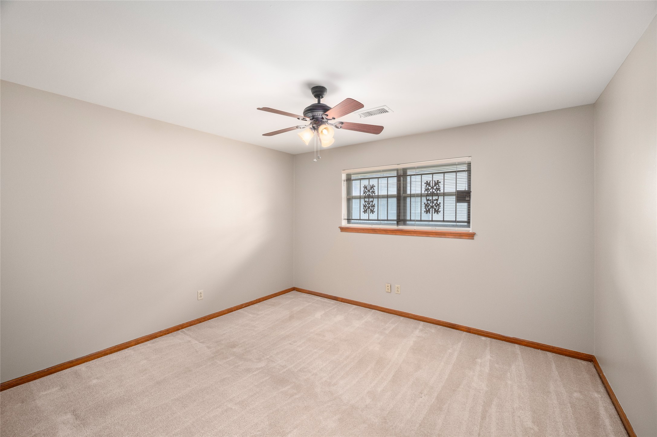 1815 Droxford Drive Property Photo 32