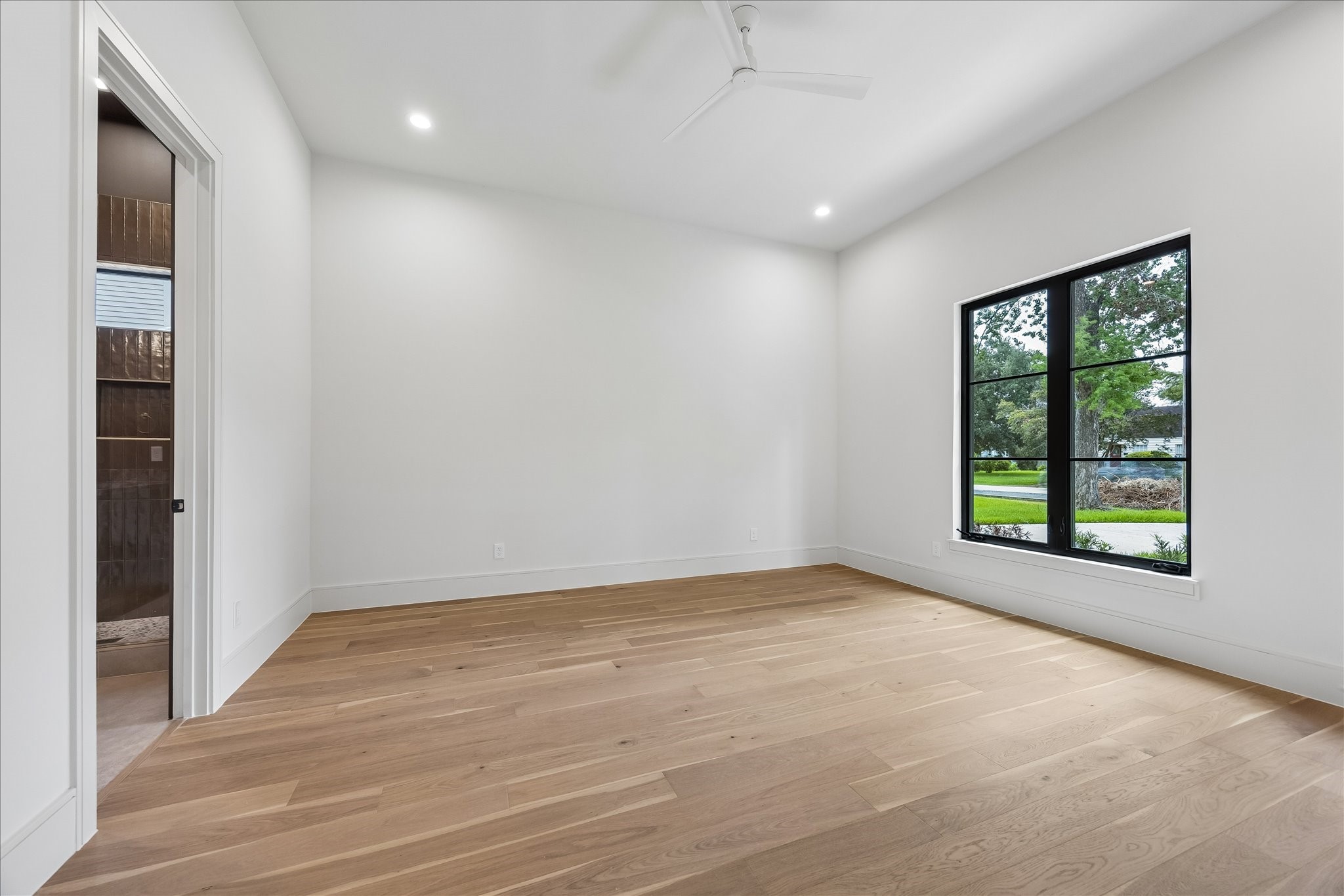316 W 30th Street Property Photo 12