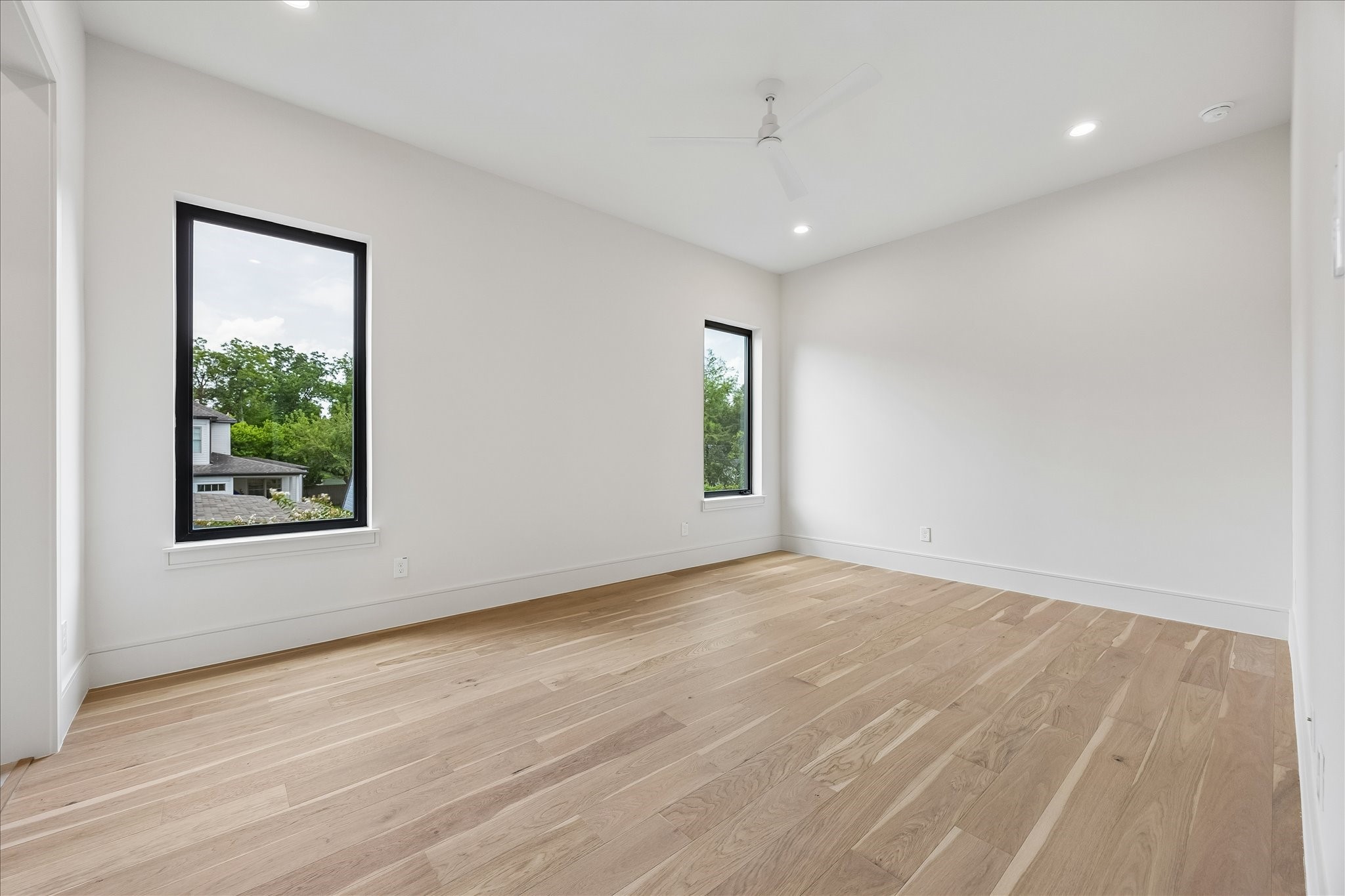 316 W 30th Street Property Photo 25