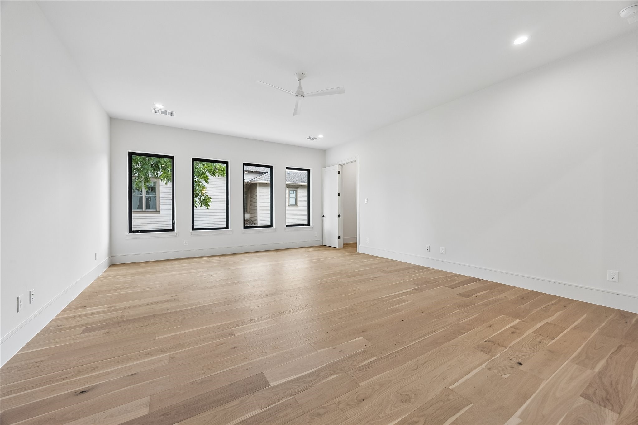 316 W 30th Street Property Photo 27