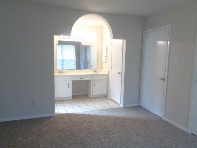 8402 Lone Bridge Lane Property Photo 8