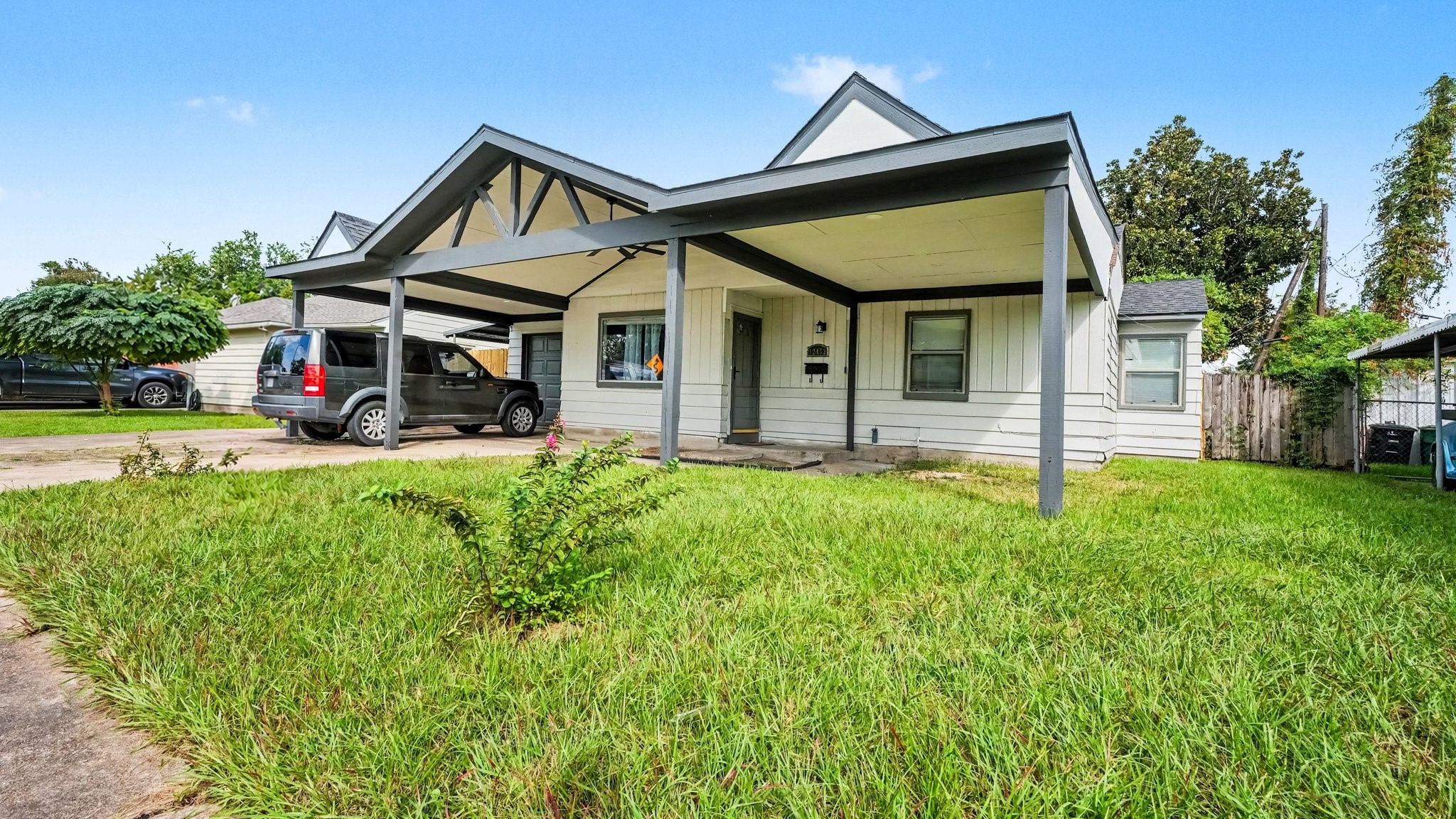12453 Dorwayne Court Property Photo 2