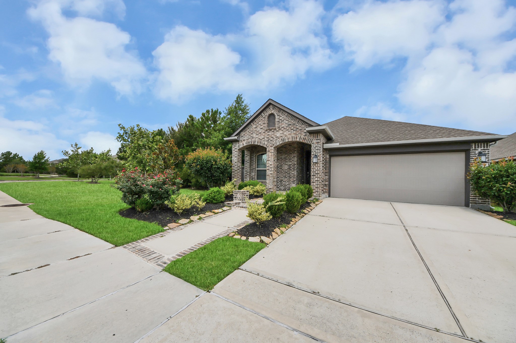 16011 Monument Hill Crossing Property Photo 7