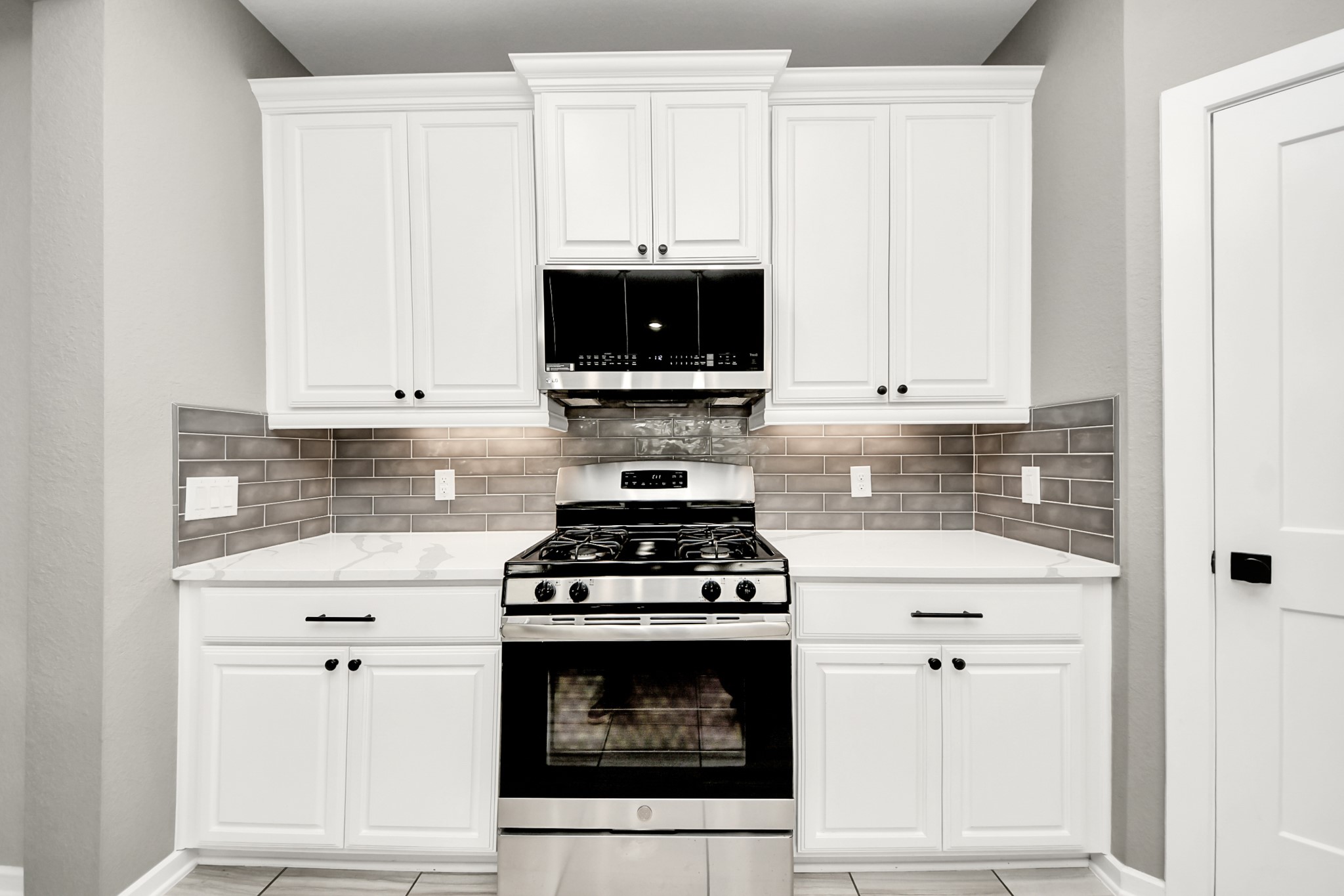 16011 Monument Hill Crossing Property Photo 17