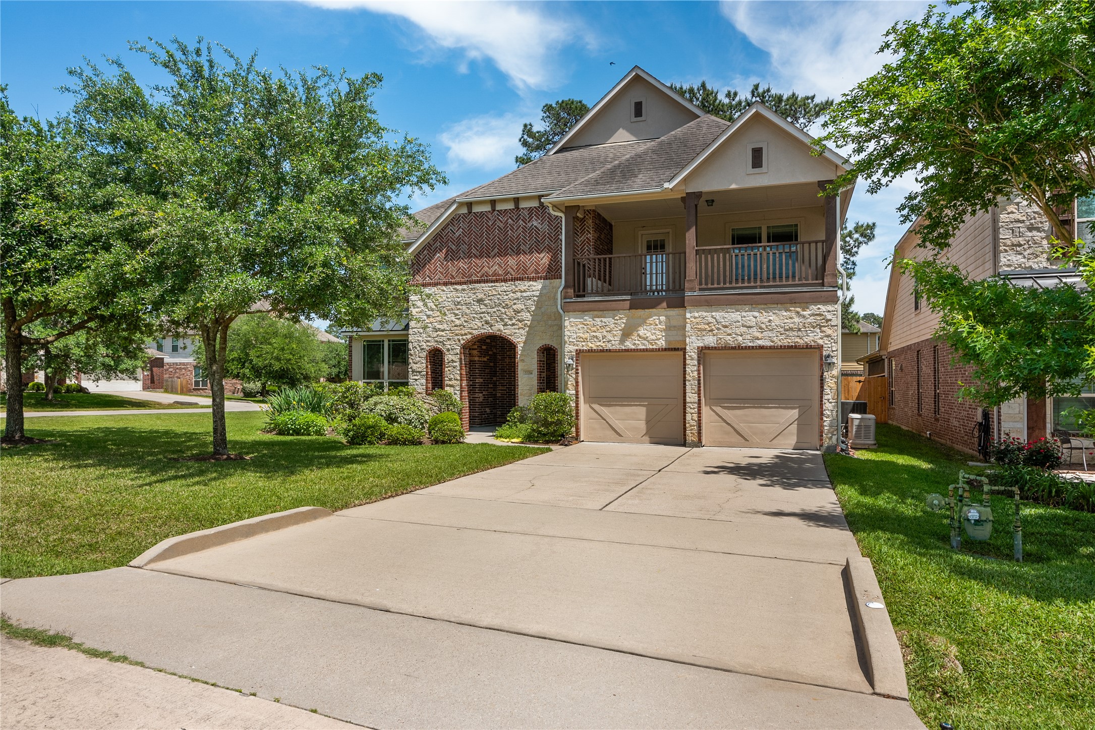22214 Pine Tree Drive Property Photo