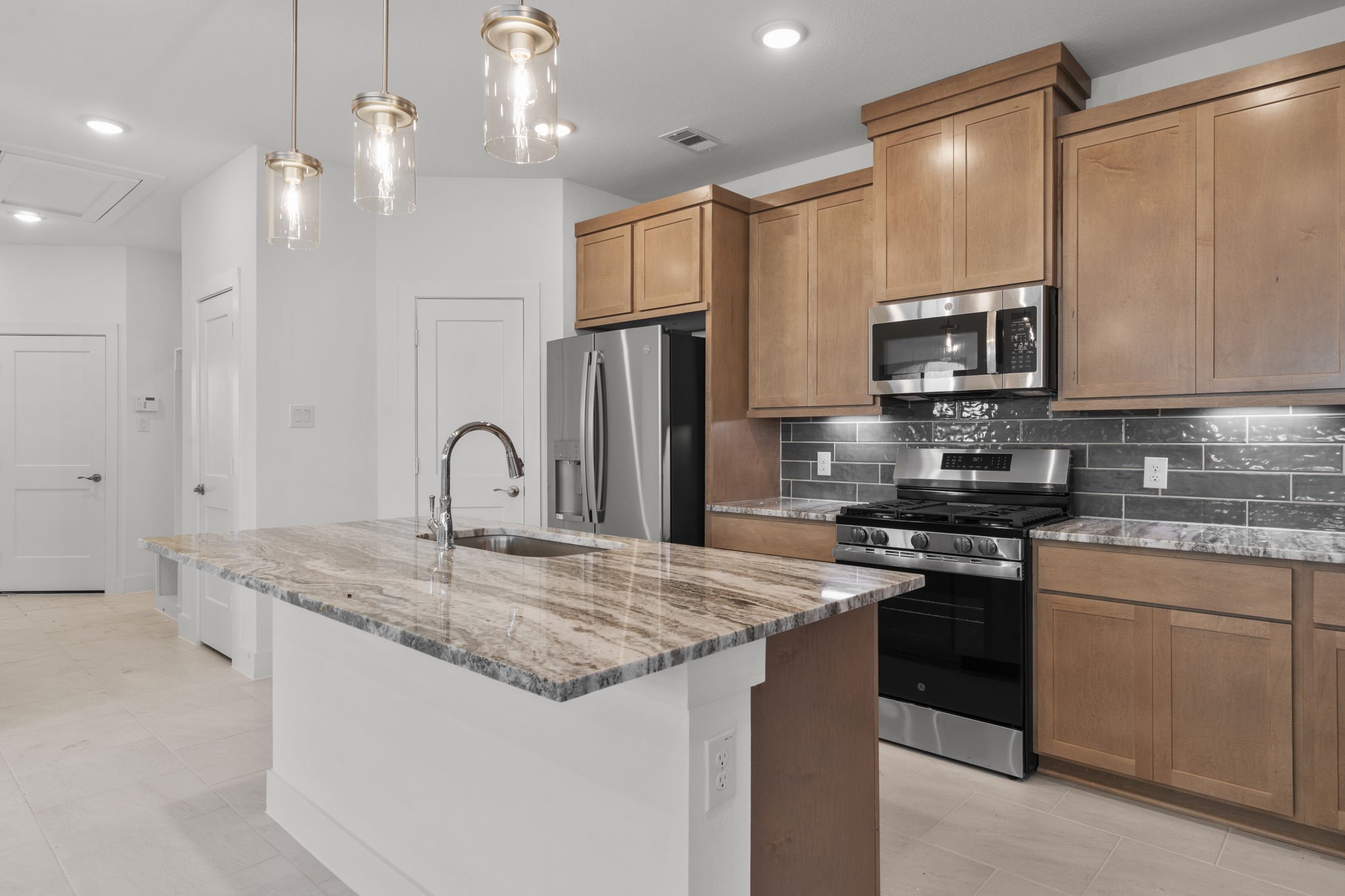 9803 Galaxy Drive Property Photo 8
