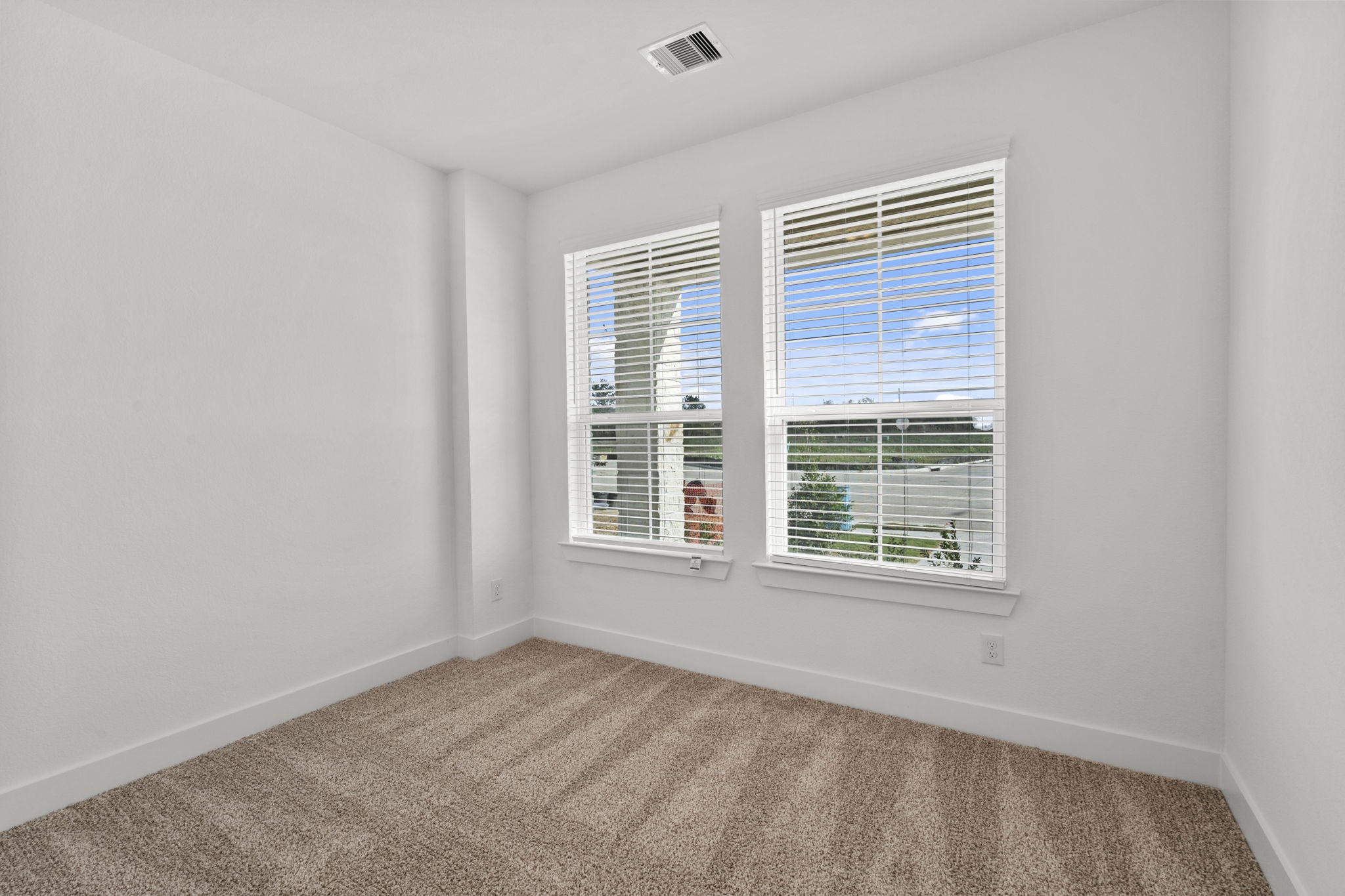 9803 Galaxy Drive Property Photo 14