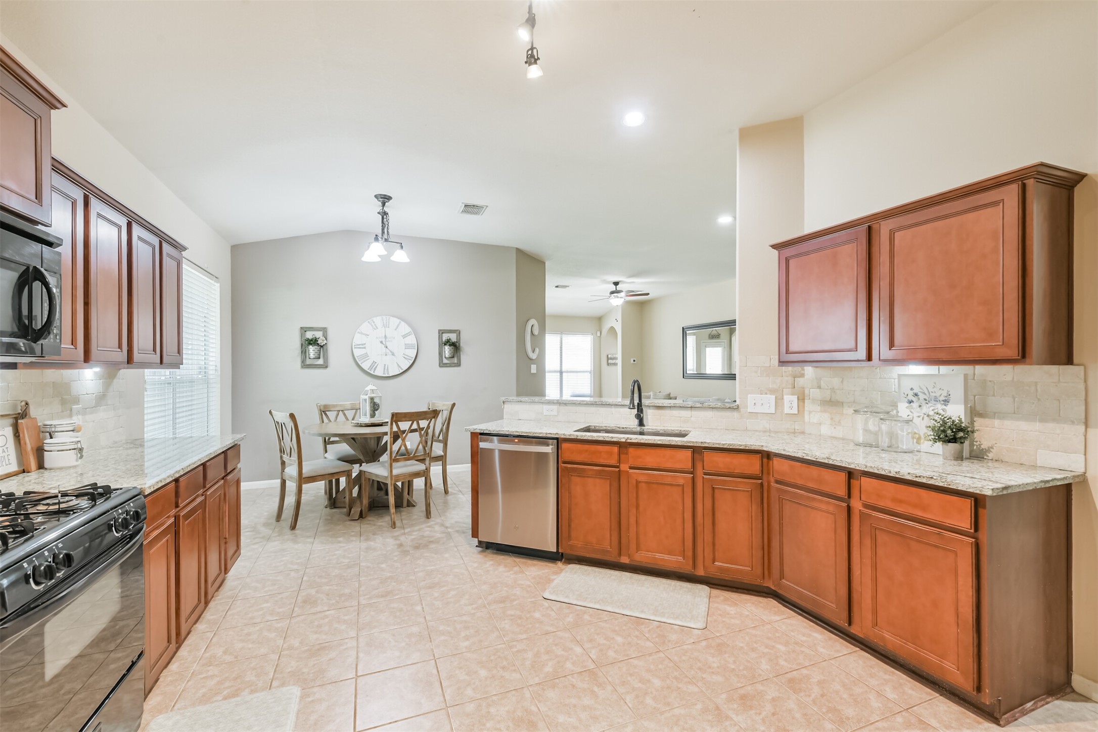 16103 Spur Canyon Court Property Photo 6