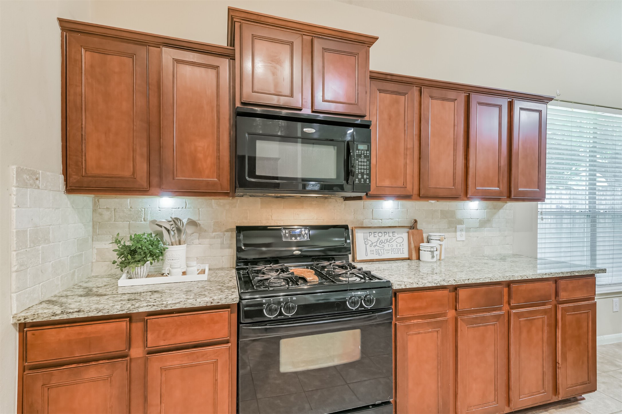 16103 Spur Canyon Court Property Photo 7