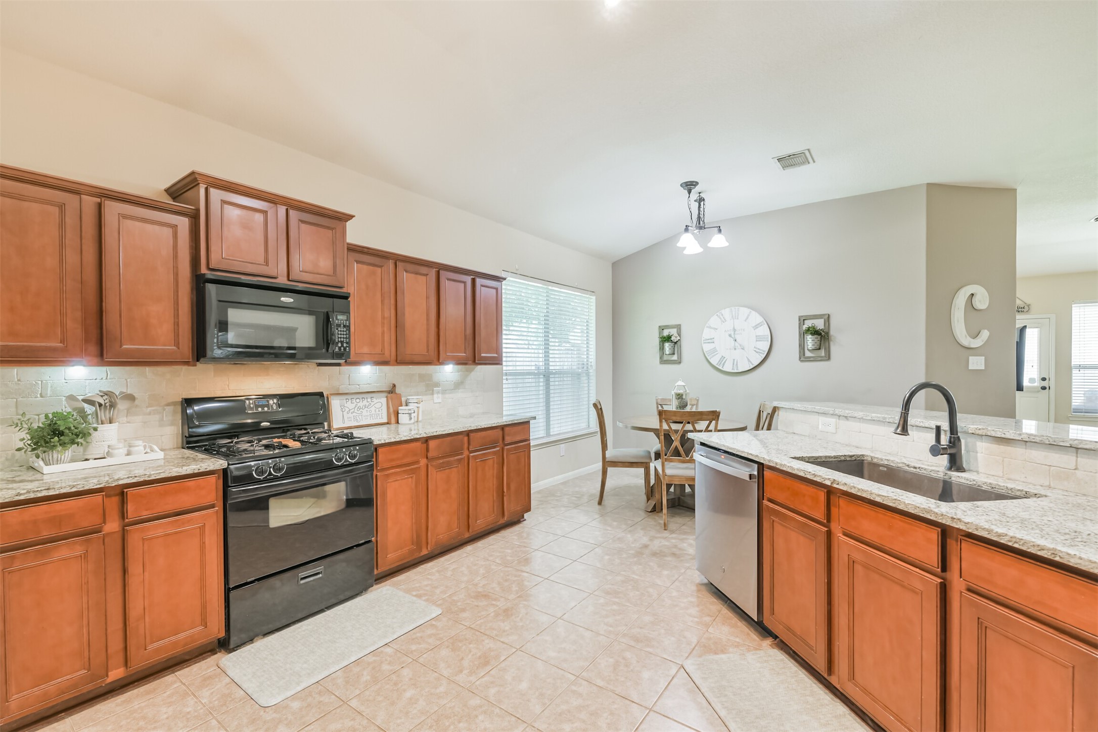 16103 Spur Canyon Court Property Photo 10