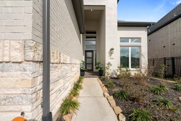 5025 Steady Breeze Drive Property Photo 2