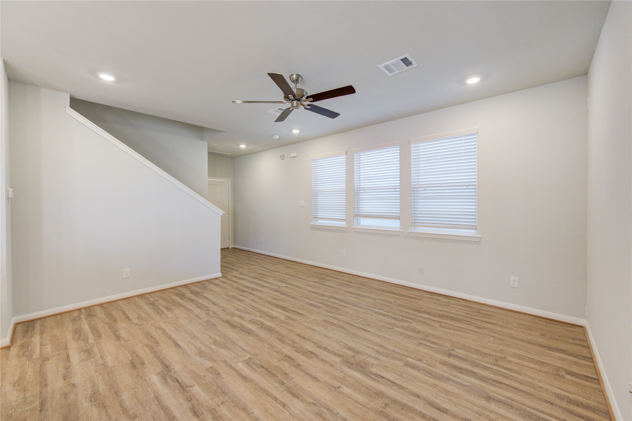 14959 Eagle Feather Drive Property Photo 8
