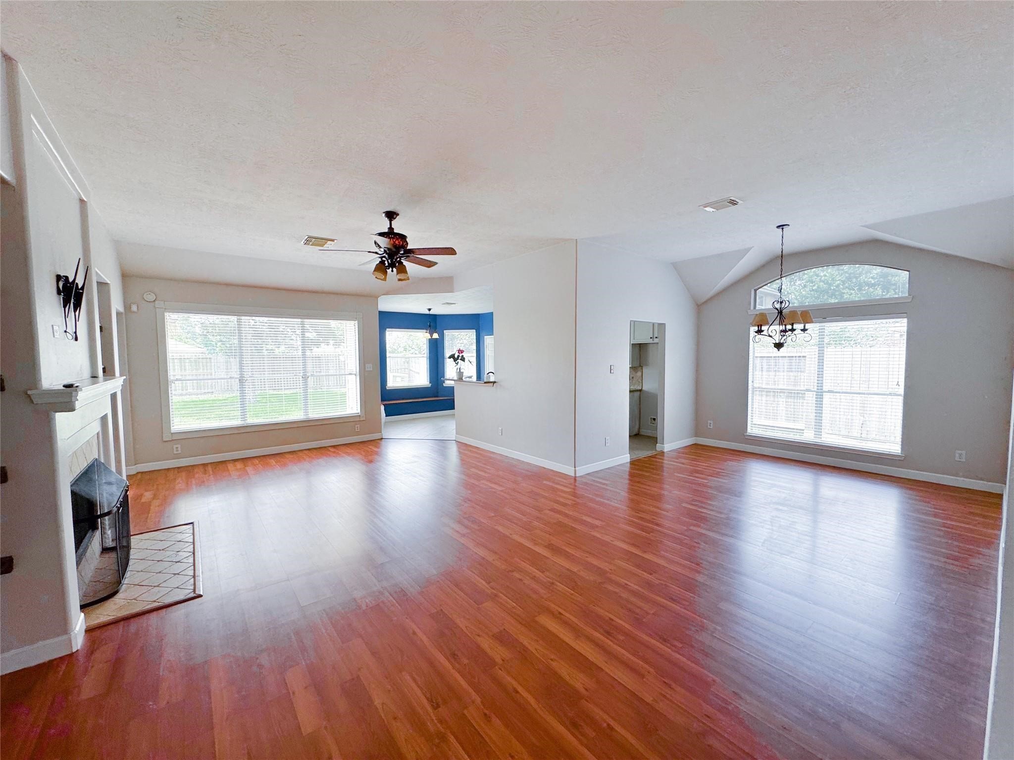 19410 Bear Springs Dr Property Photo 6