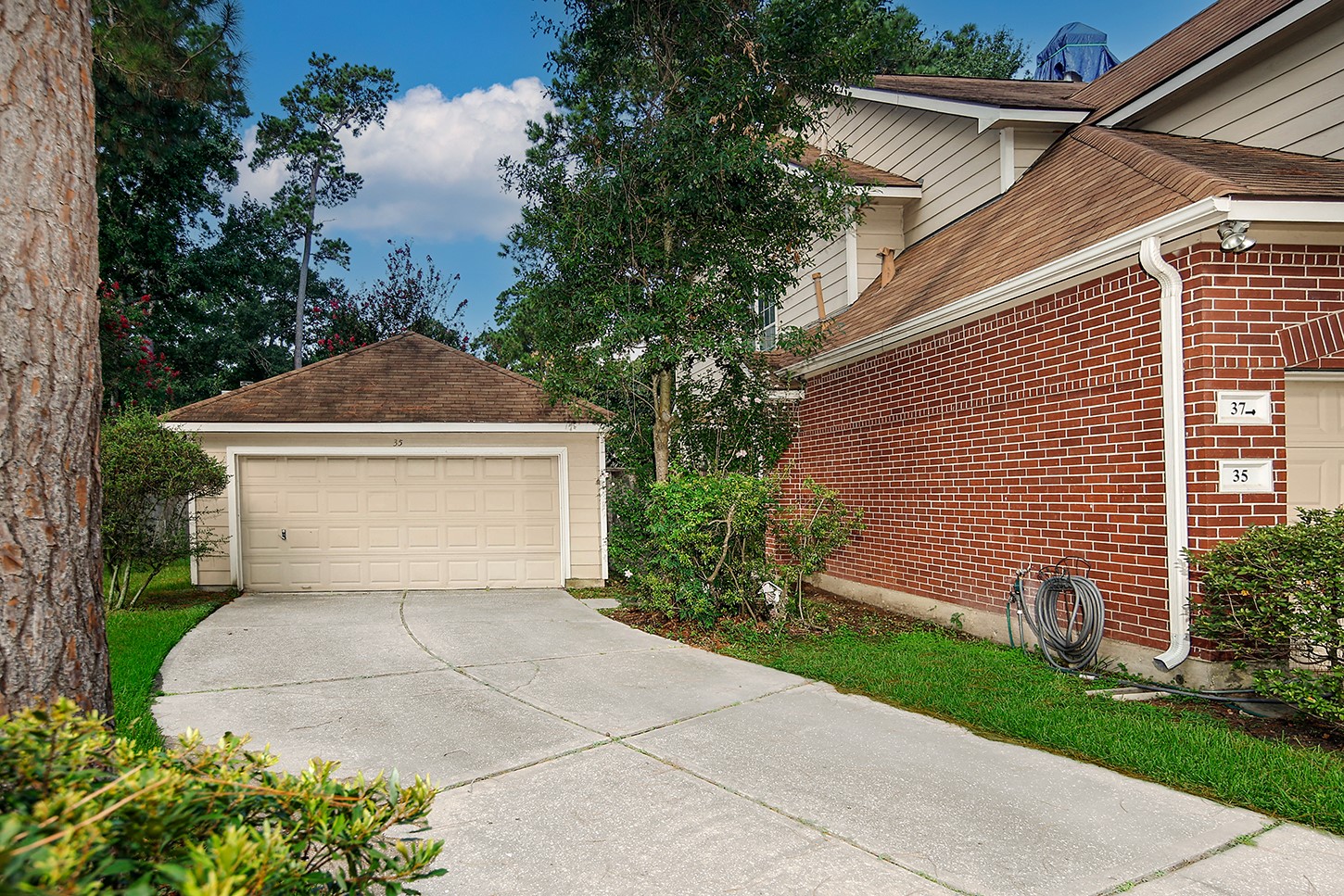 35 S Avonlea Circle Property Photo 2