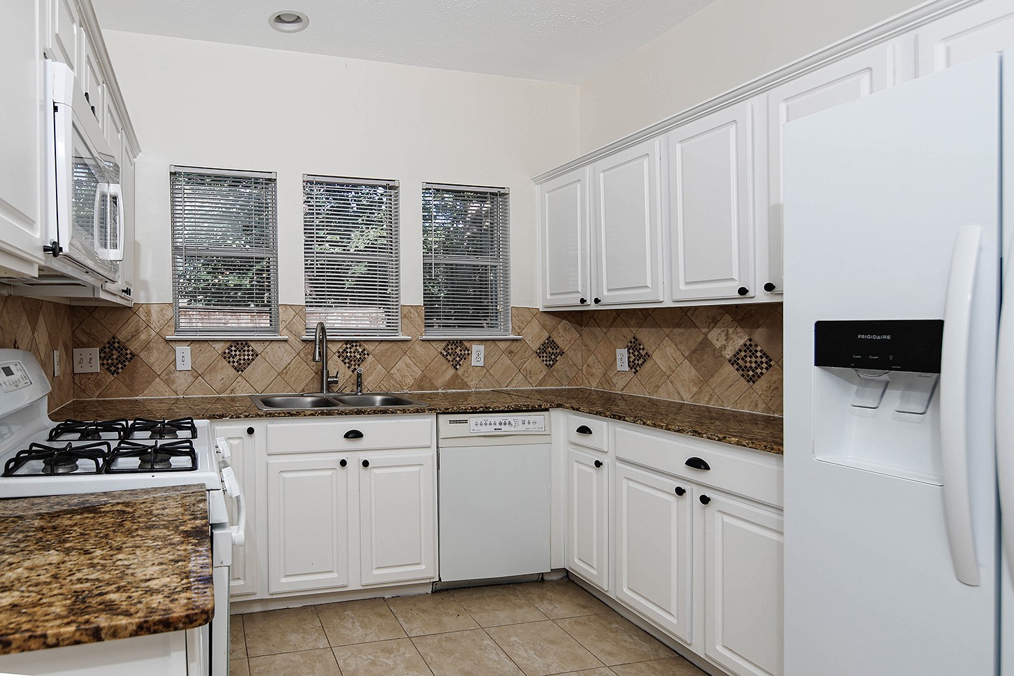 35 S Avonlea Circle Property Photo 10