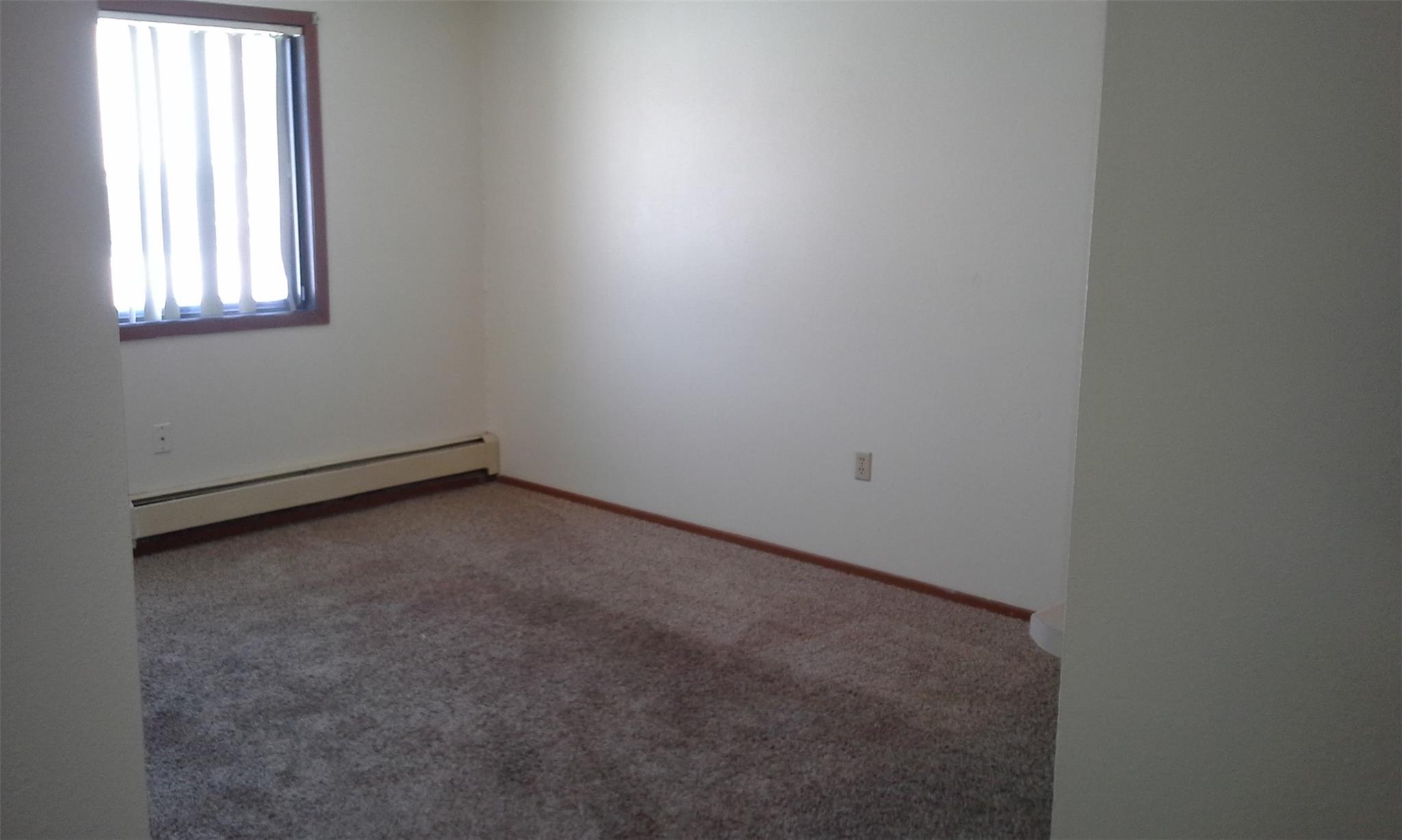 906 & 908 Spring Road Property Photo 4