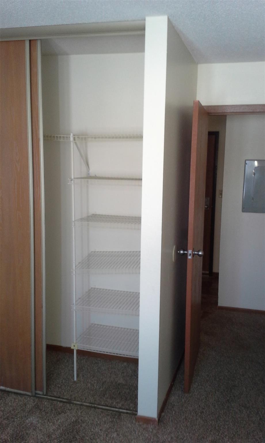 906 & 908 Spring Road Property Photo 6