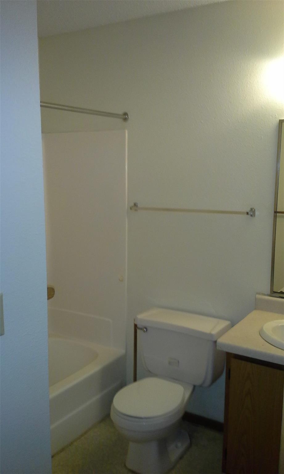 906 & 908 Spring Road Property Photo 7
