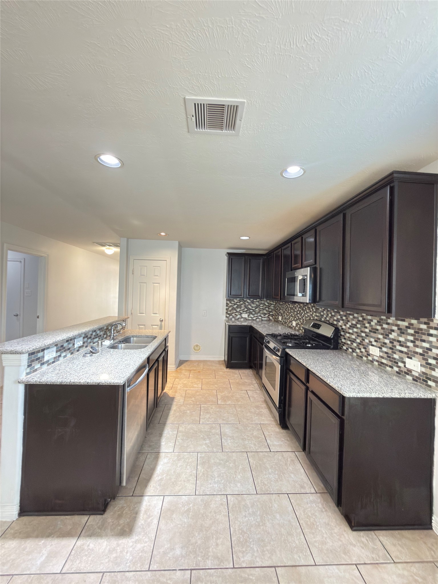 4127 Longmont Hills Property Photo 6