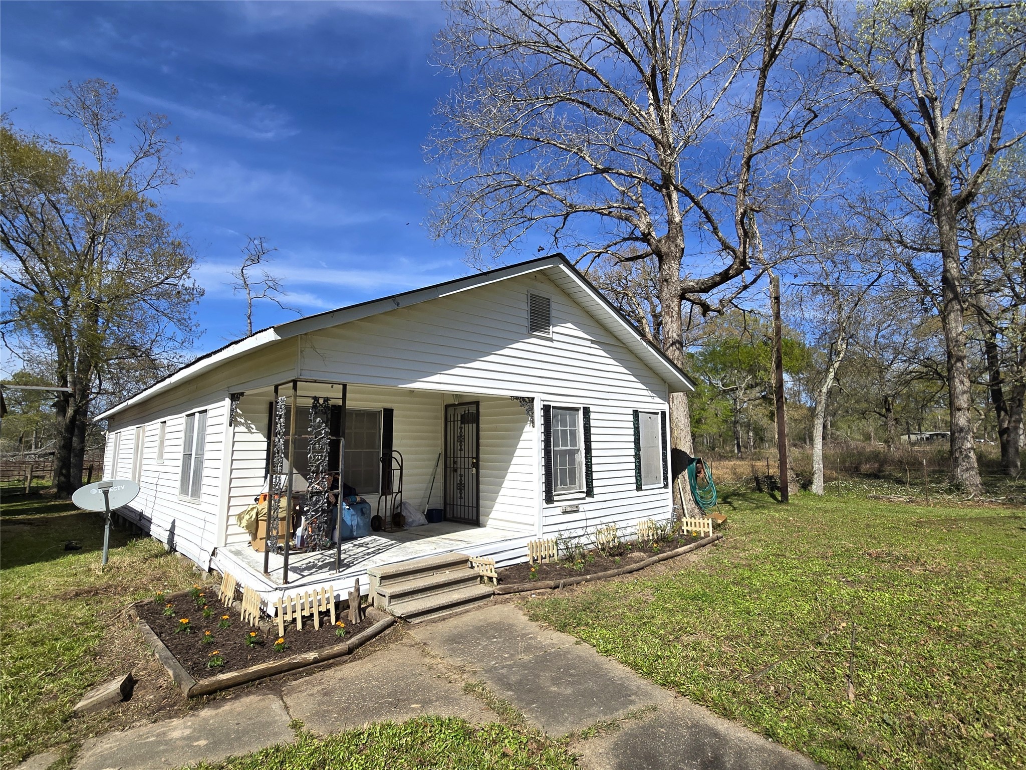 1083 County Road 3141 E Property Photo
