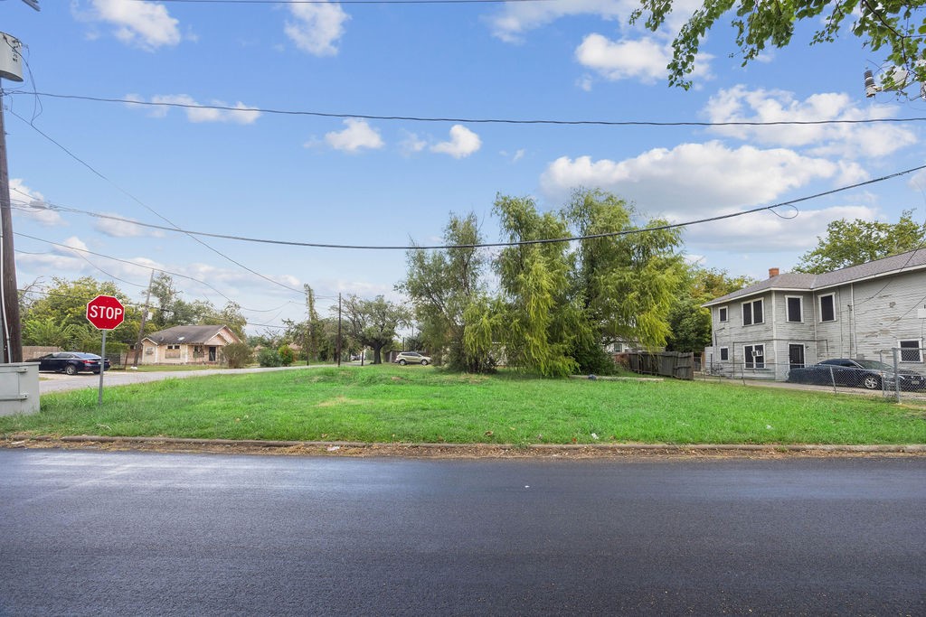 2603,2605 Sumpter Street Property Photo 3