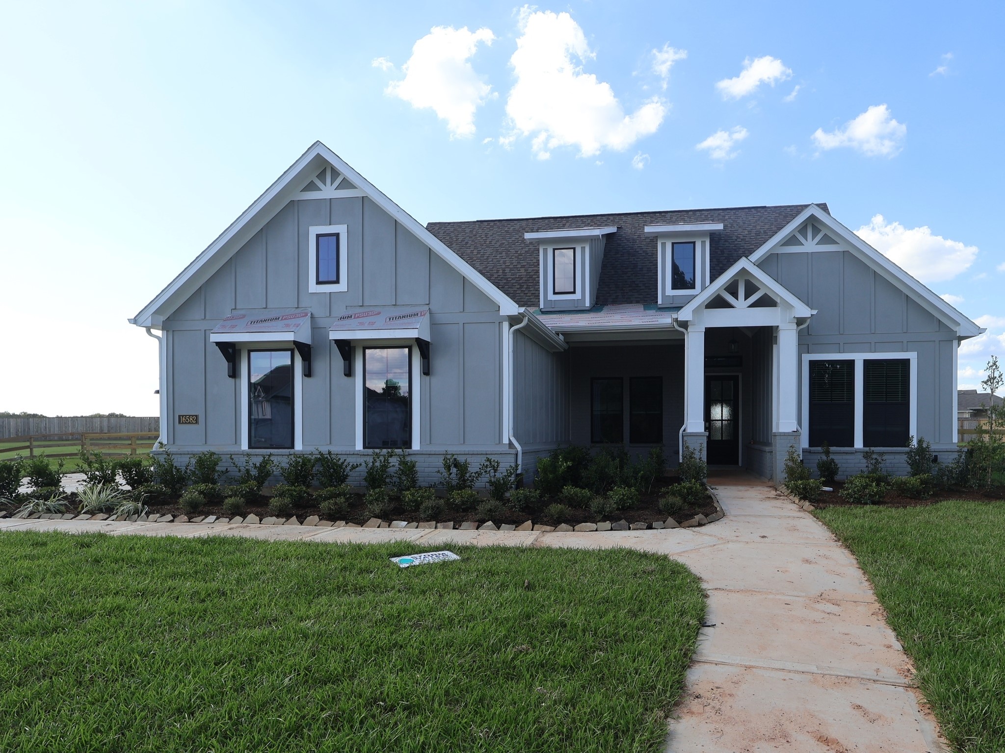 16582 Gaines Glen Lane Property Photo 1