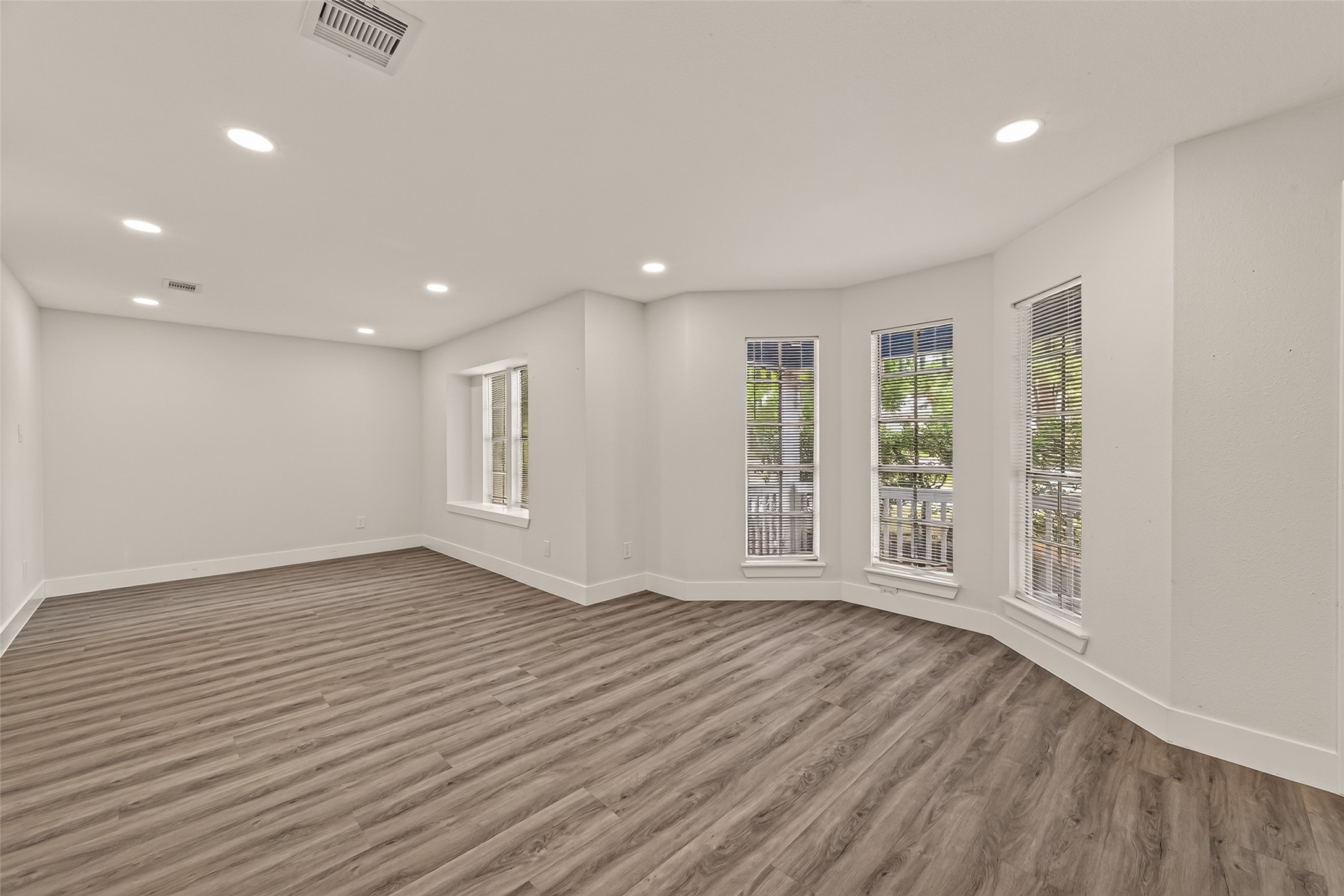 10011 Pine Pass Drive Property Photo 4