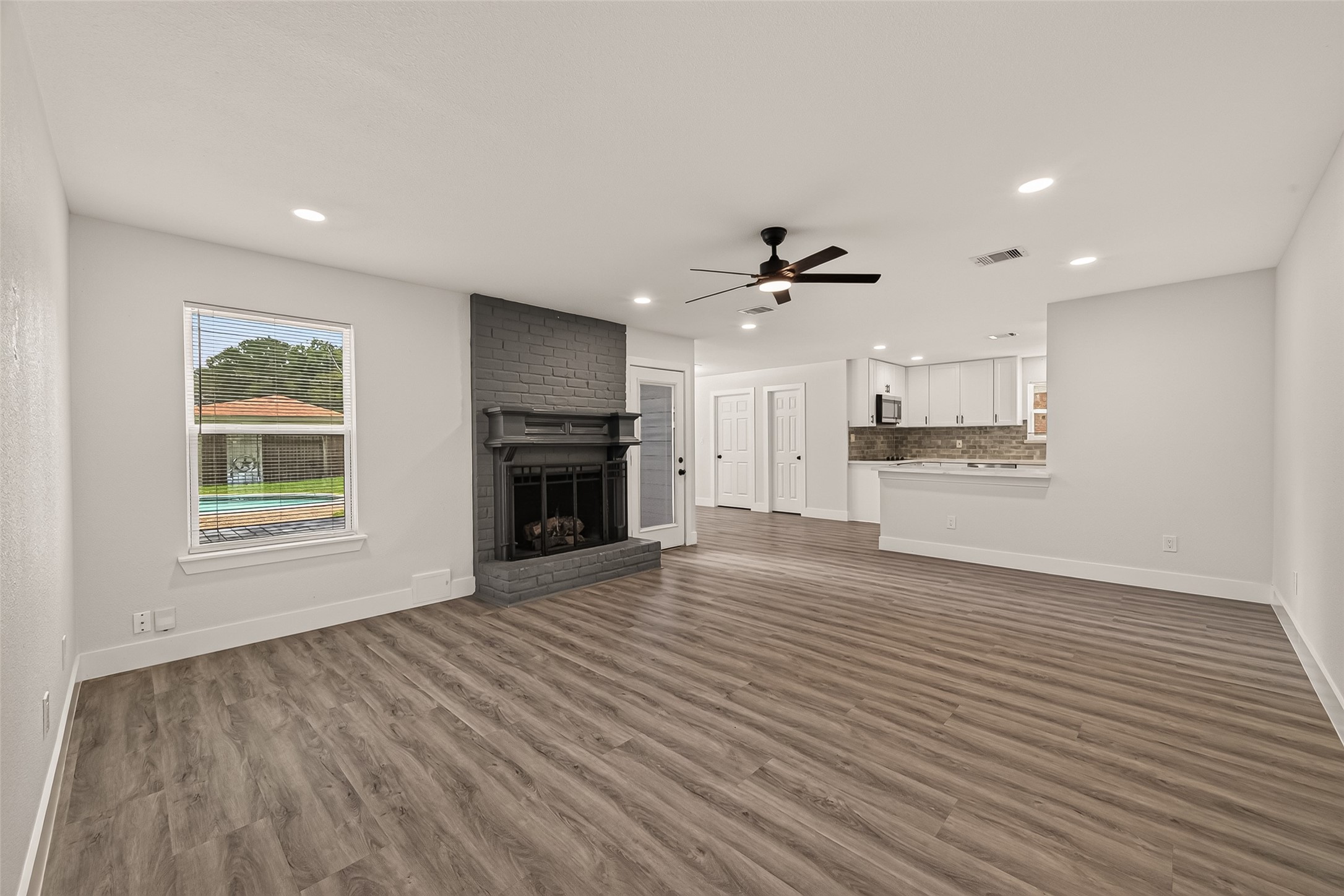10011 Pine Pass Drive Property Photo 6