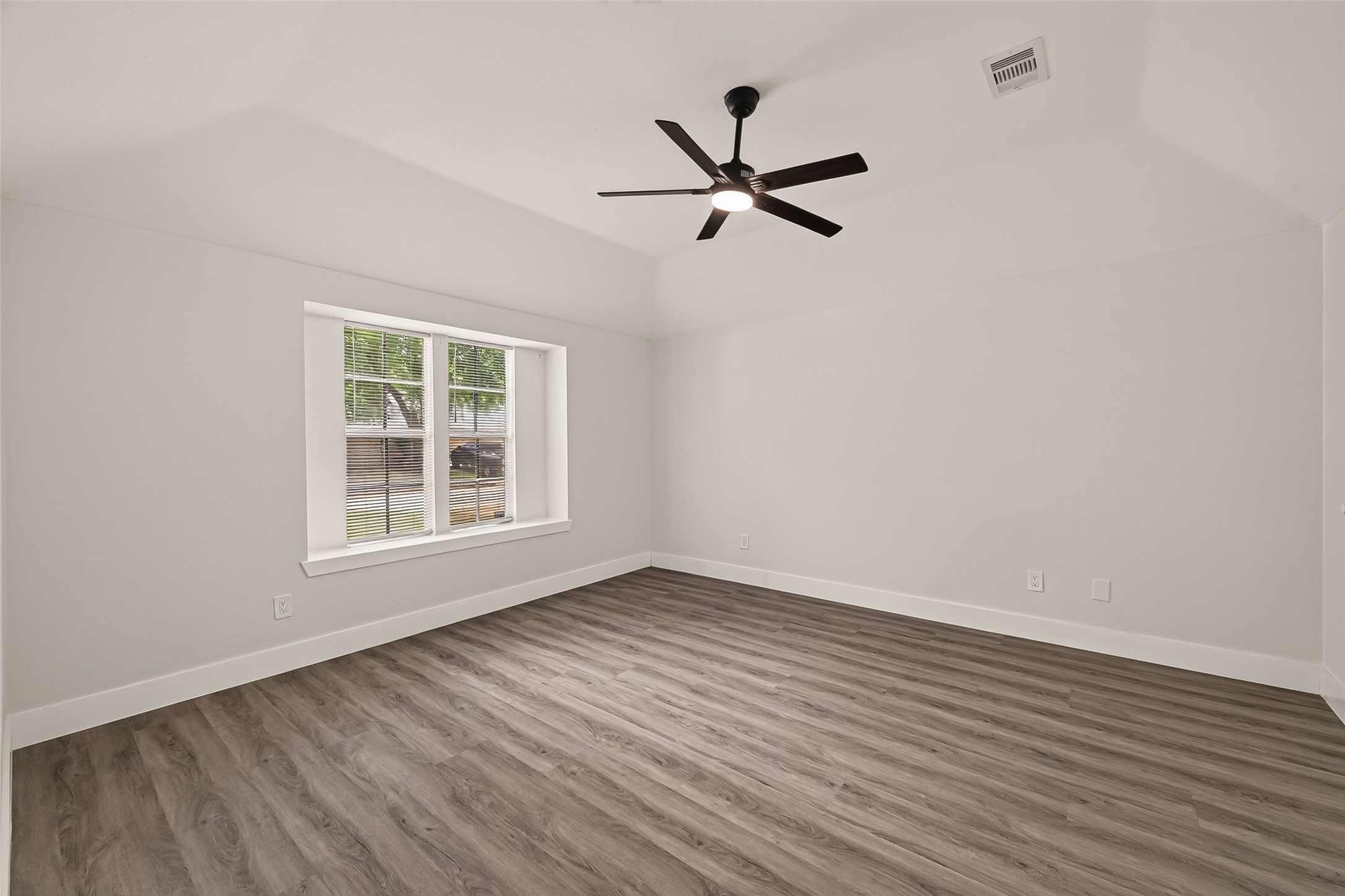 10011 Pine Pass Drive Property Photo 15
