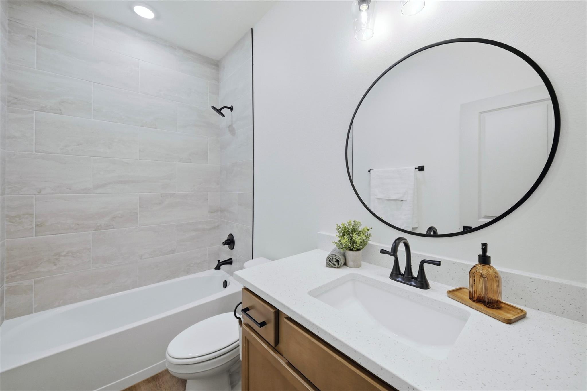 1013 E 26th Street Property Photo 17
