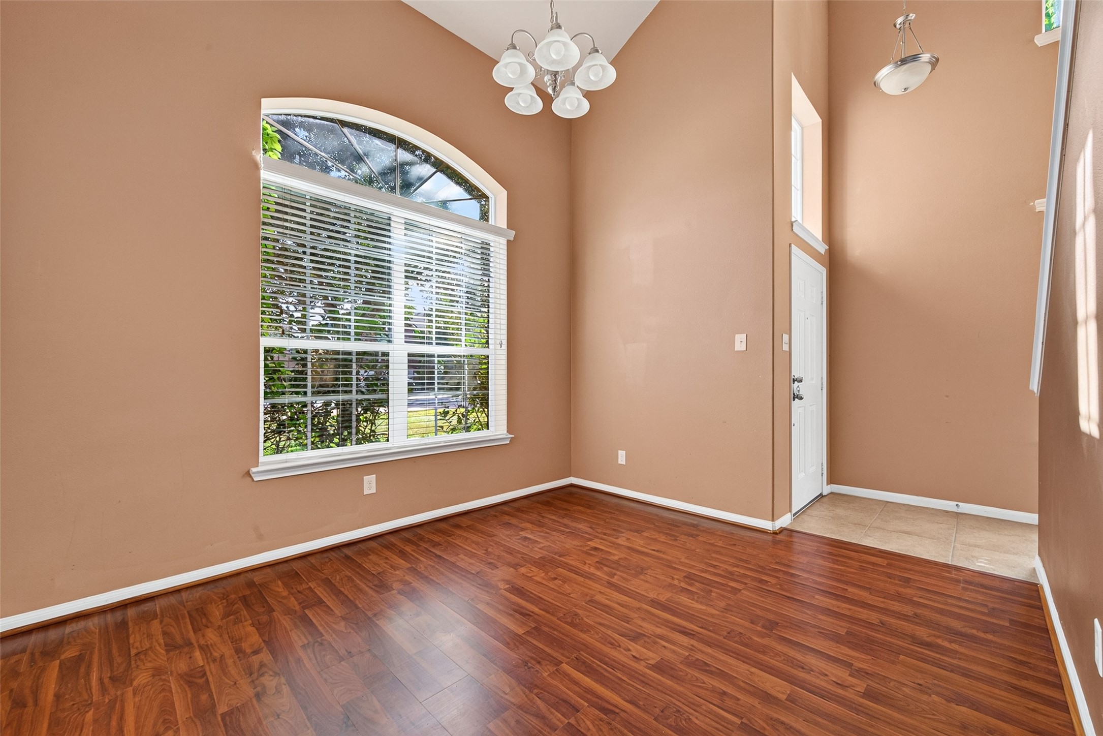 24511 Kestrel View Property Photo 4