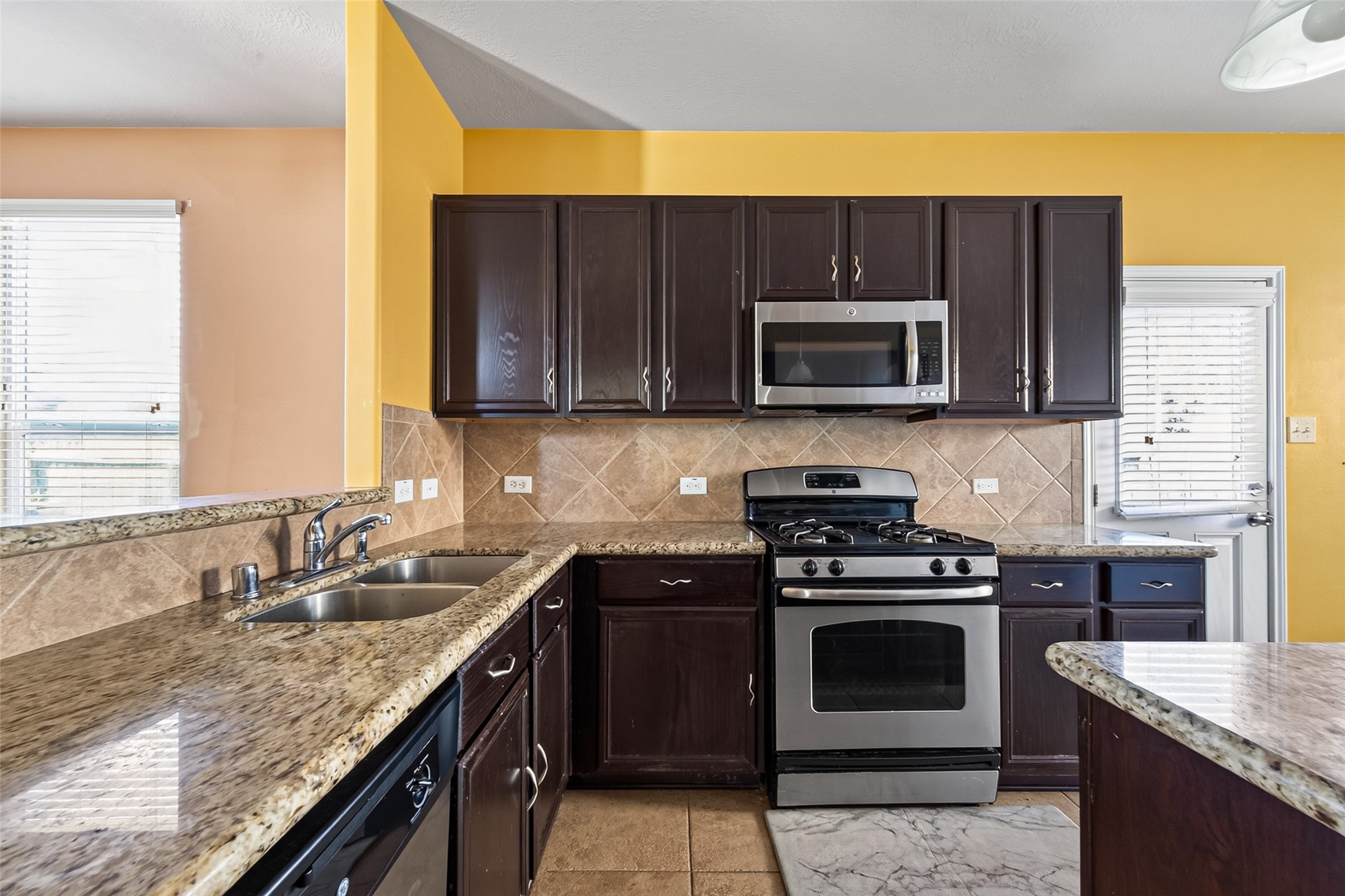 24511 Kestrel View Property Photo 9