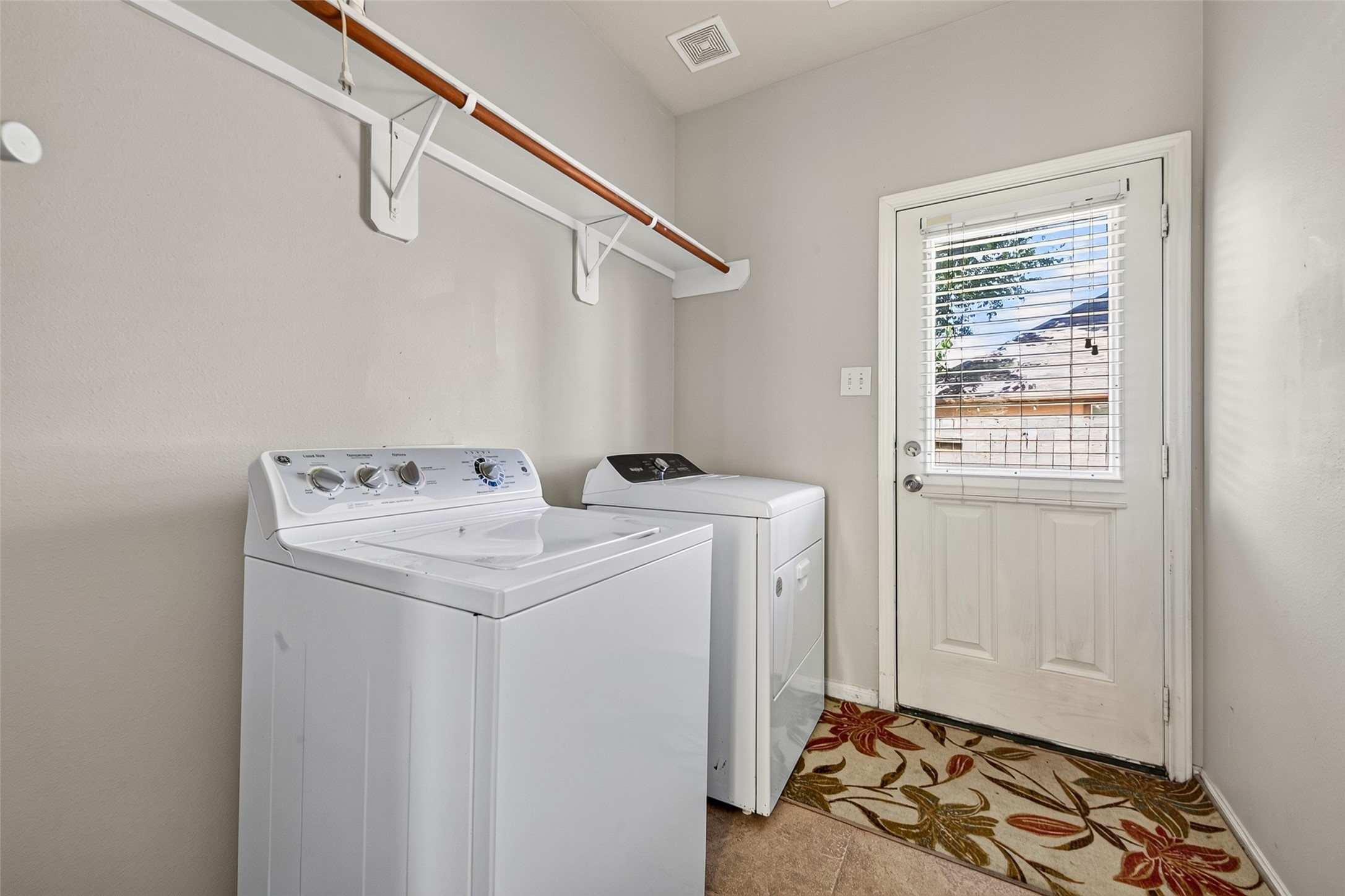 24511 Kestrel View Property Photo 13