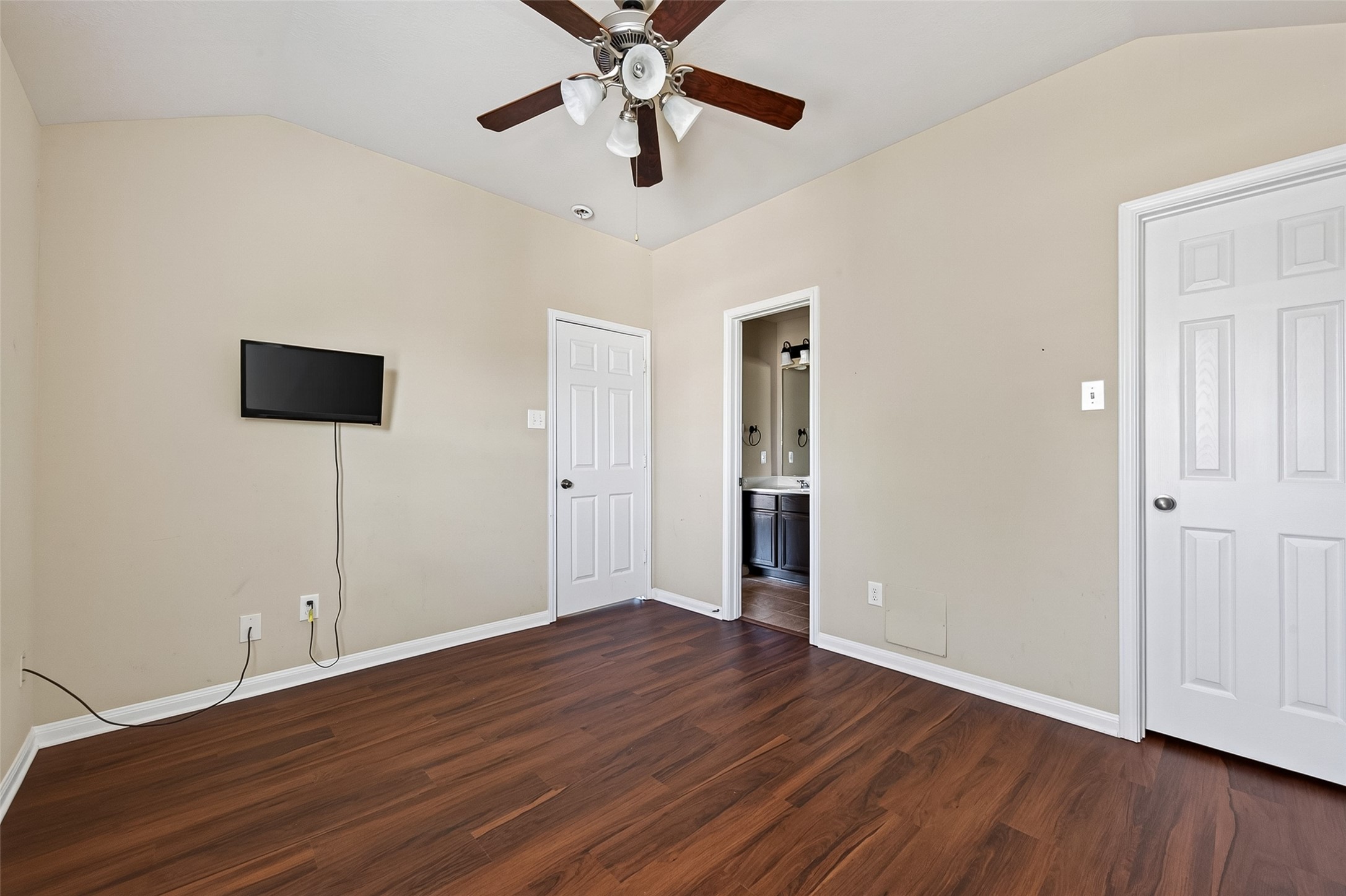 24511 Kestrel View Property Photo 19