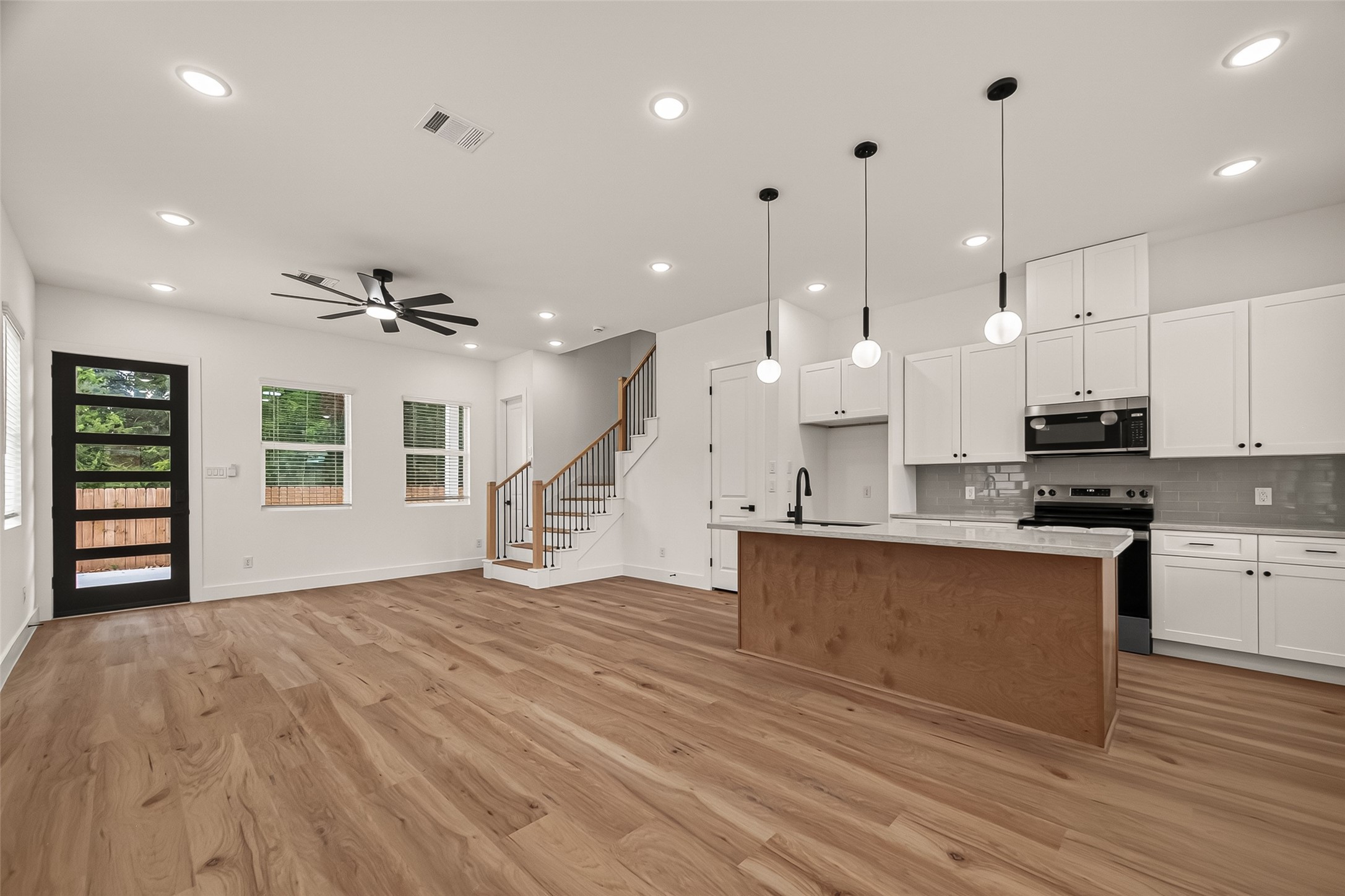4806 Carmen Street C Property Photo 1