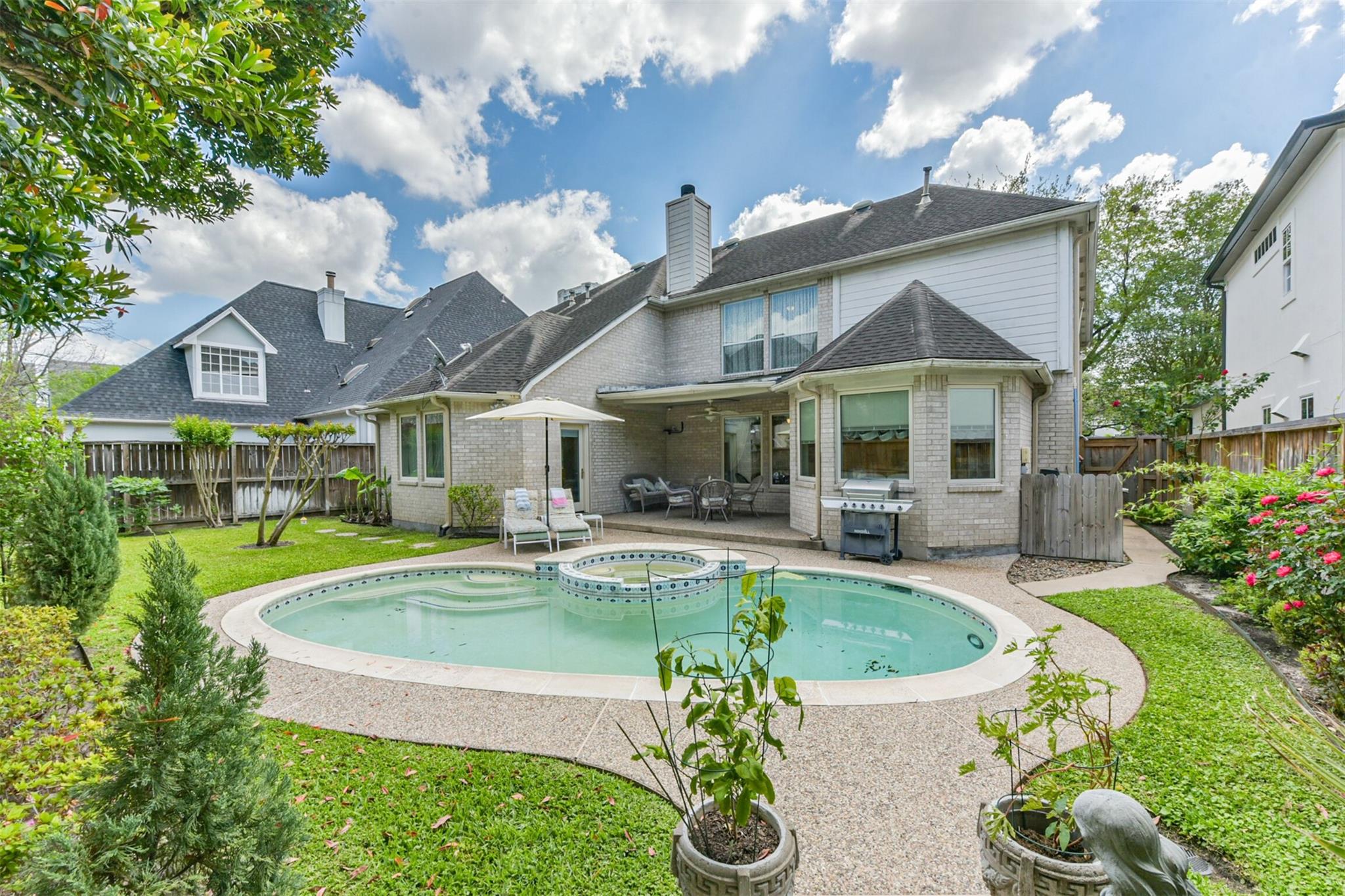 5346 Navarro Street, Houston TX 77056 Property Photo 1
