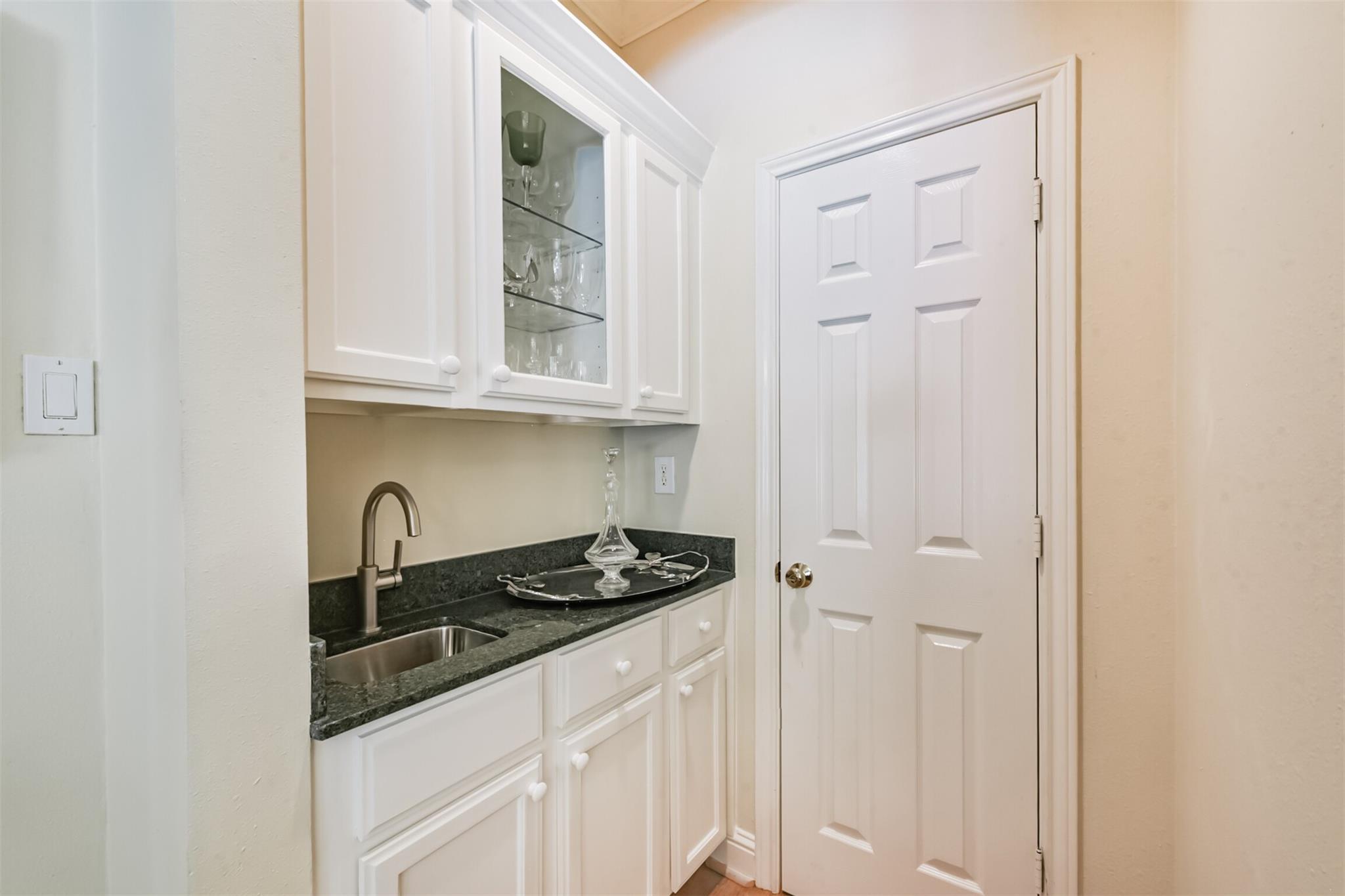 5346 Navarro Street, Houston Tx 77056 Property Photo 16