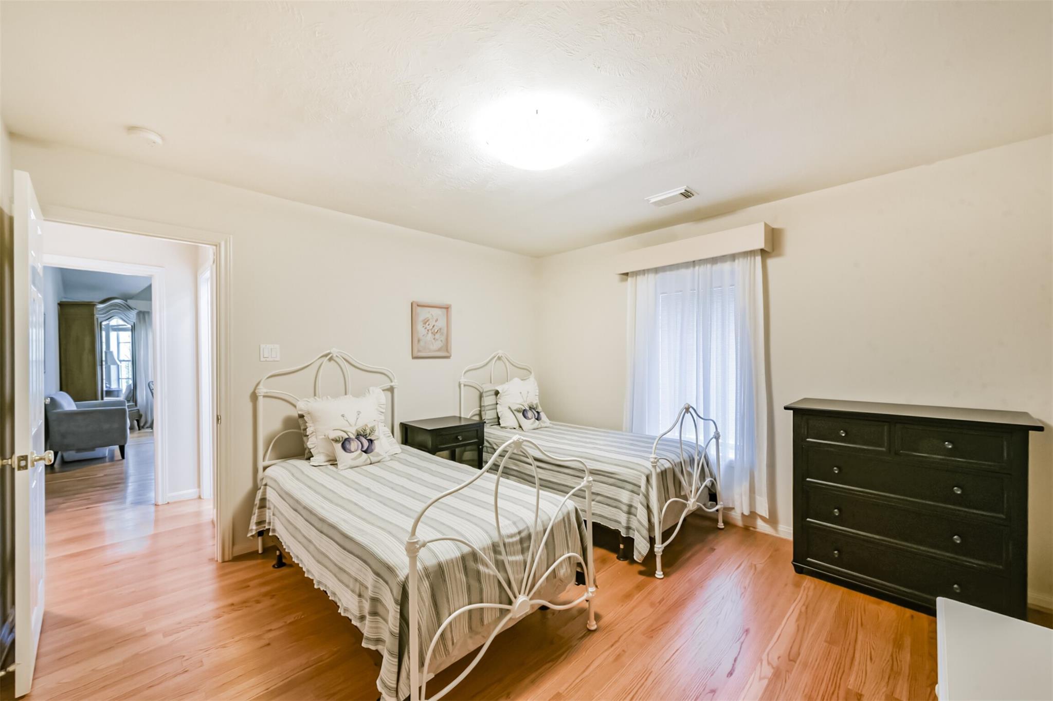 5346 Navarro Street, Houston Tx 77056 Property Photo 32