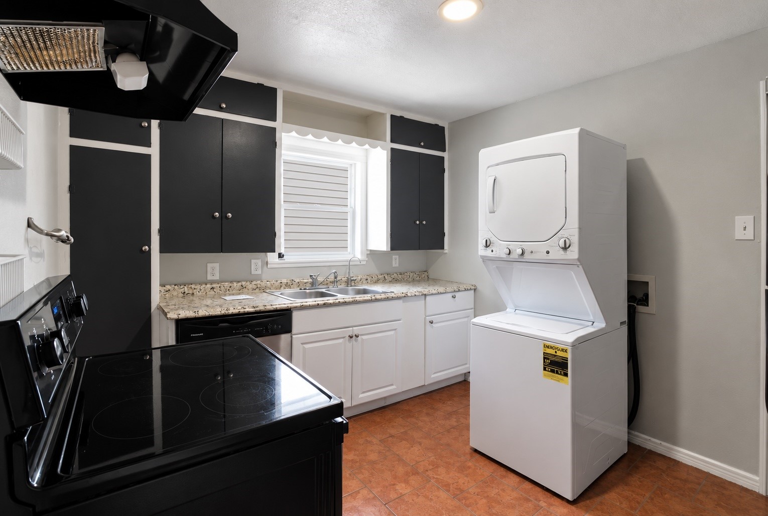 3014 Cortlandt Street Property Photo 3