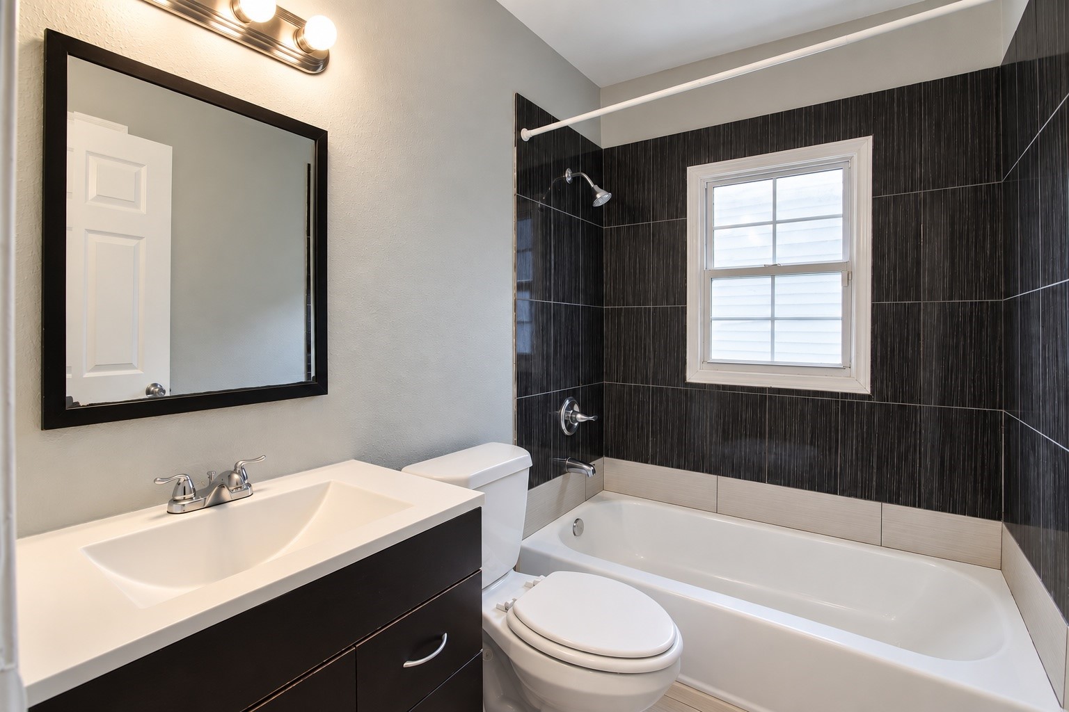 3014 Cortlandt Street Property Photo 9