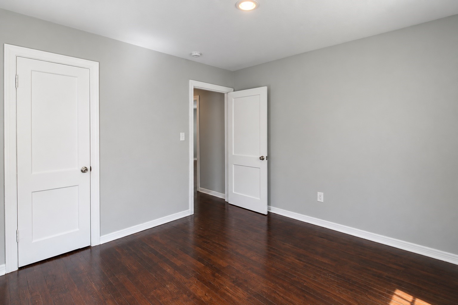 3014 Cortlandt Street Property Photo 13