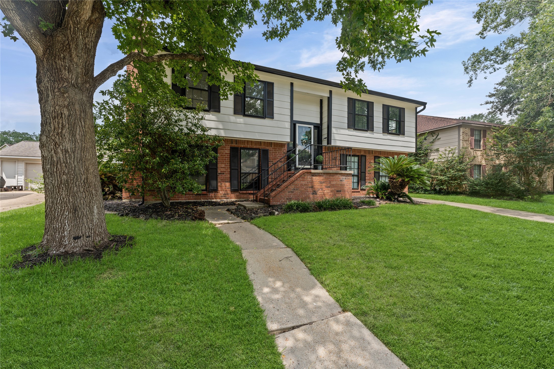 15819 Maple Manor Drive Property Photo 1
