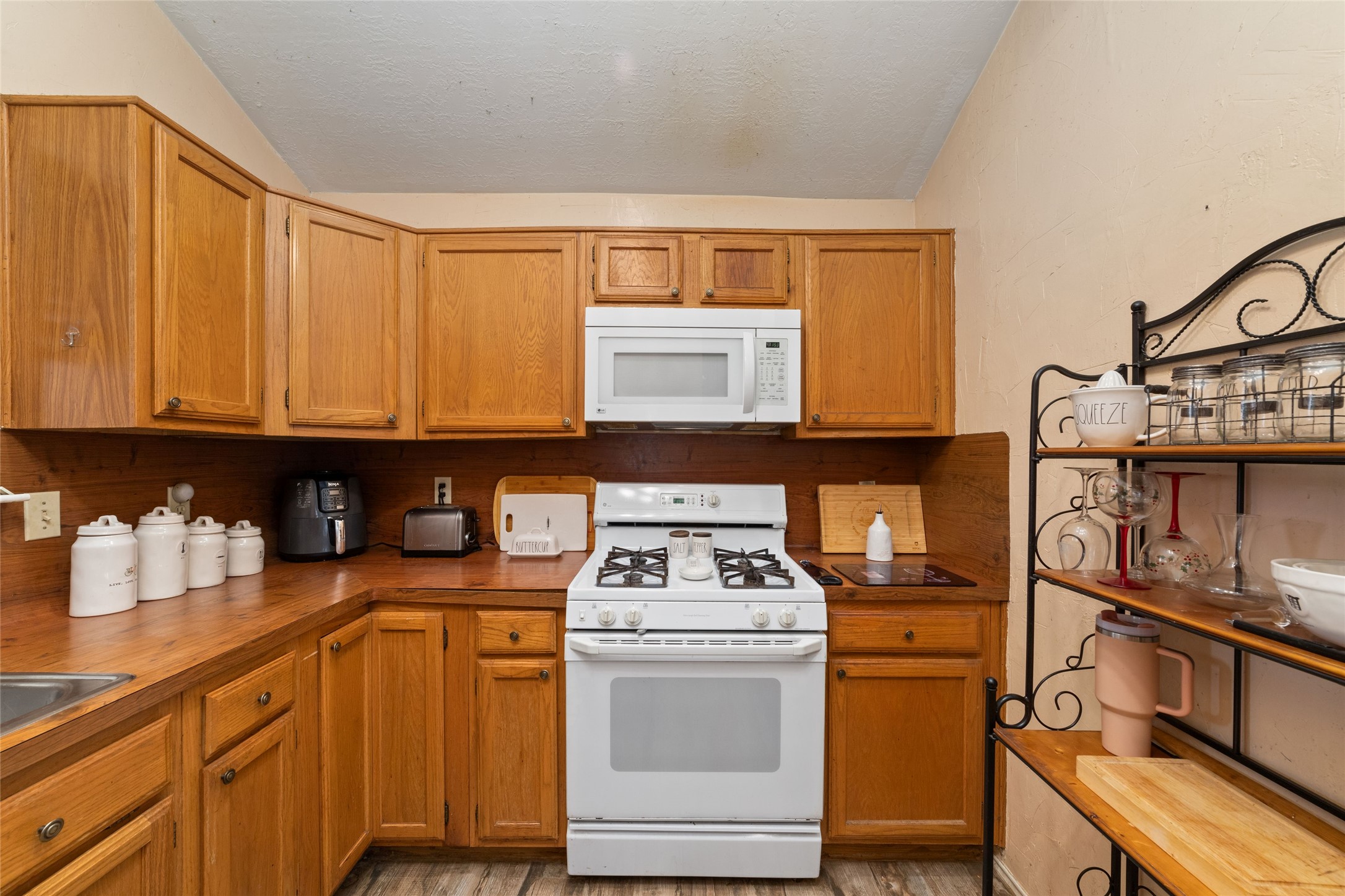 3060 High Plains Drive Property Photo 12
