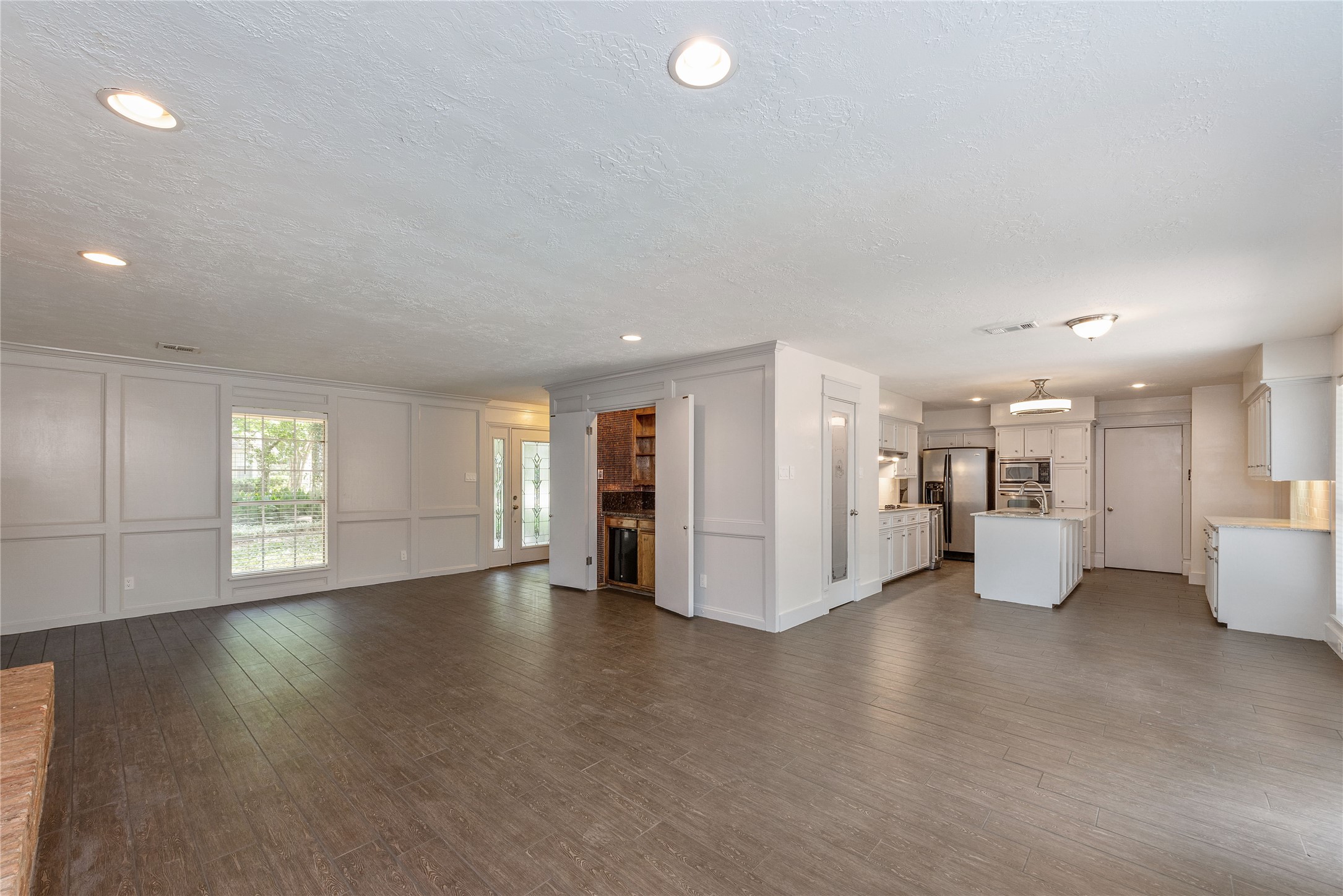 2824 S Logrun Circle Property Photo 4