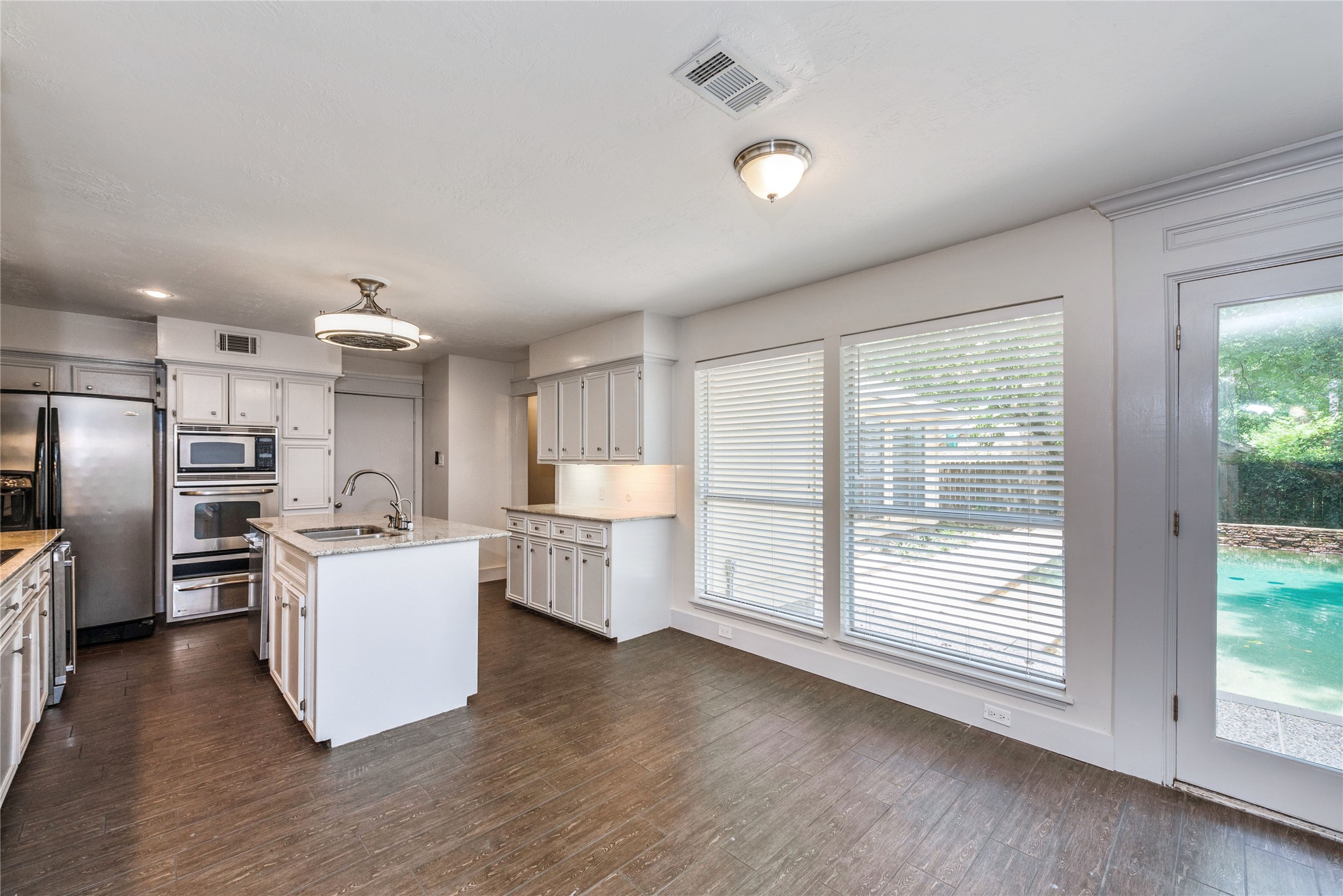 2824 S Logrun Circle Property Photo 11